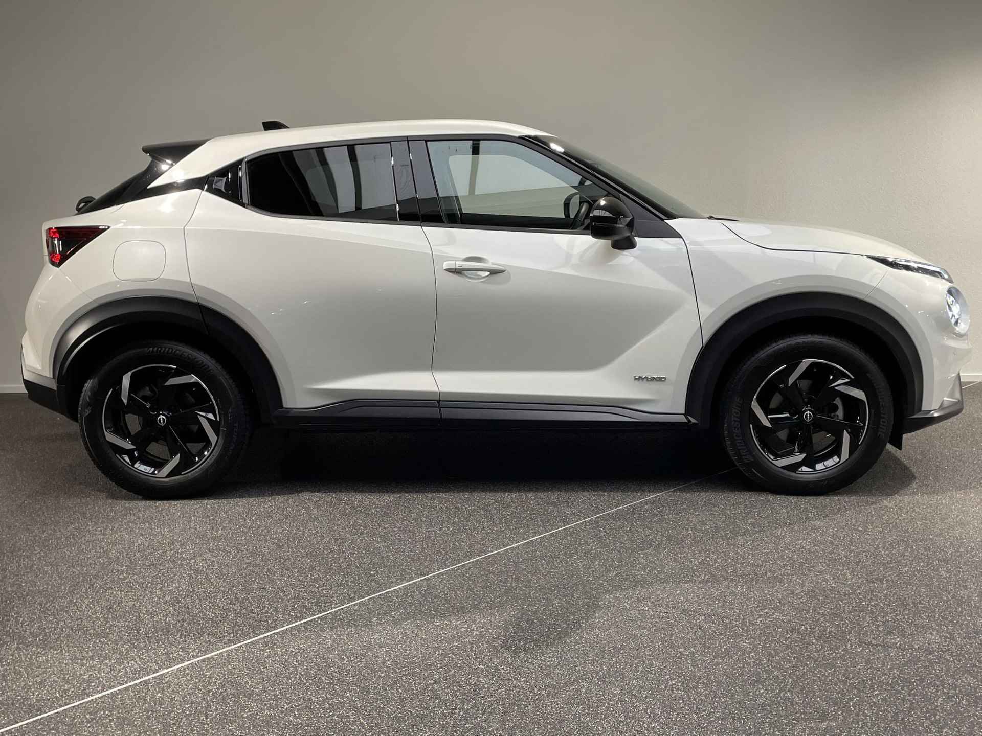 Nissan Juke 1.6 Hybrid 143 N-Connecta - 19/27