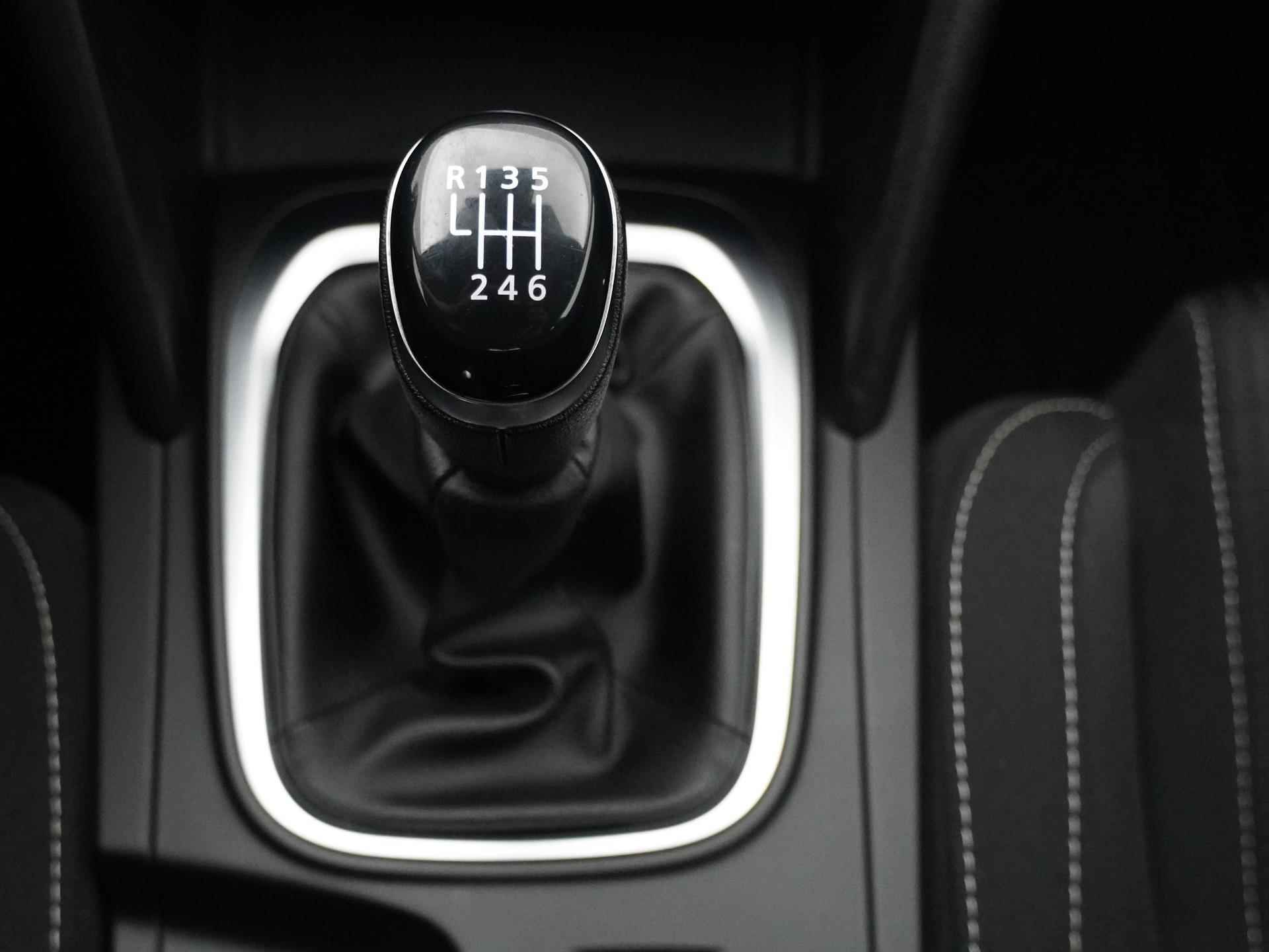 Renault Mégane Estate 1.2 TCe Zen | Trekhaak | 1e Eigenaar | 100% Dealer onderhouden | Navigatie | Bluetooth | USB | - 20/35