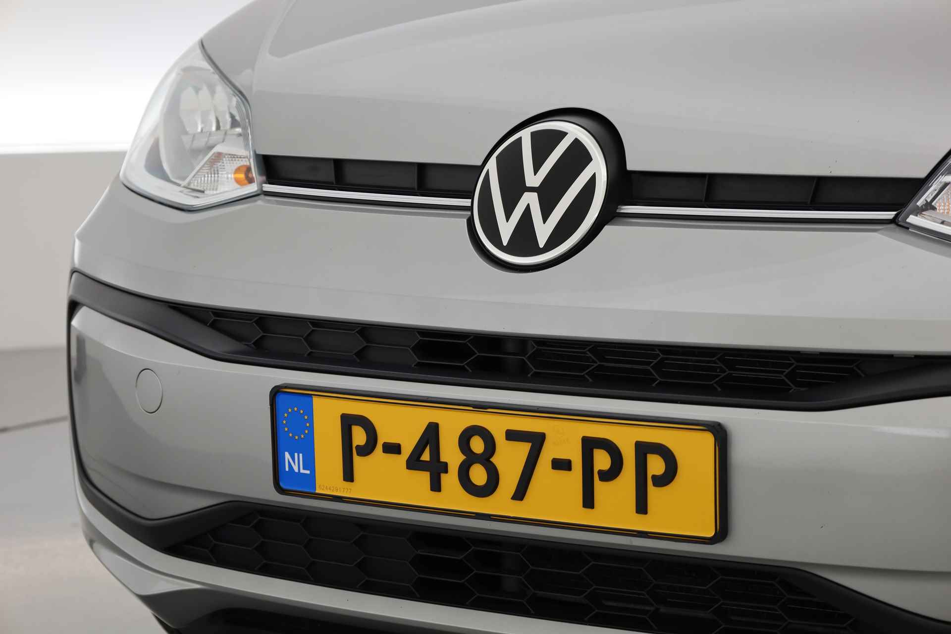 Volkswagen up! 1.0 | Camera | Clima | Bluetooth | PDC A - 19/24