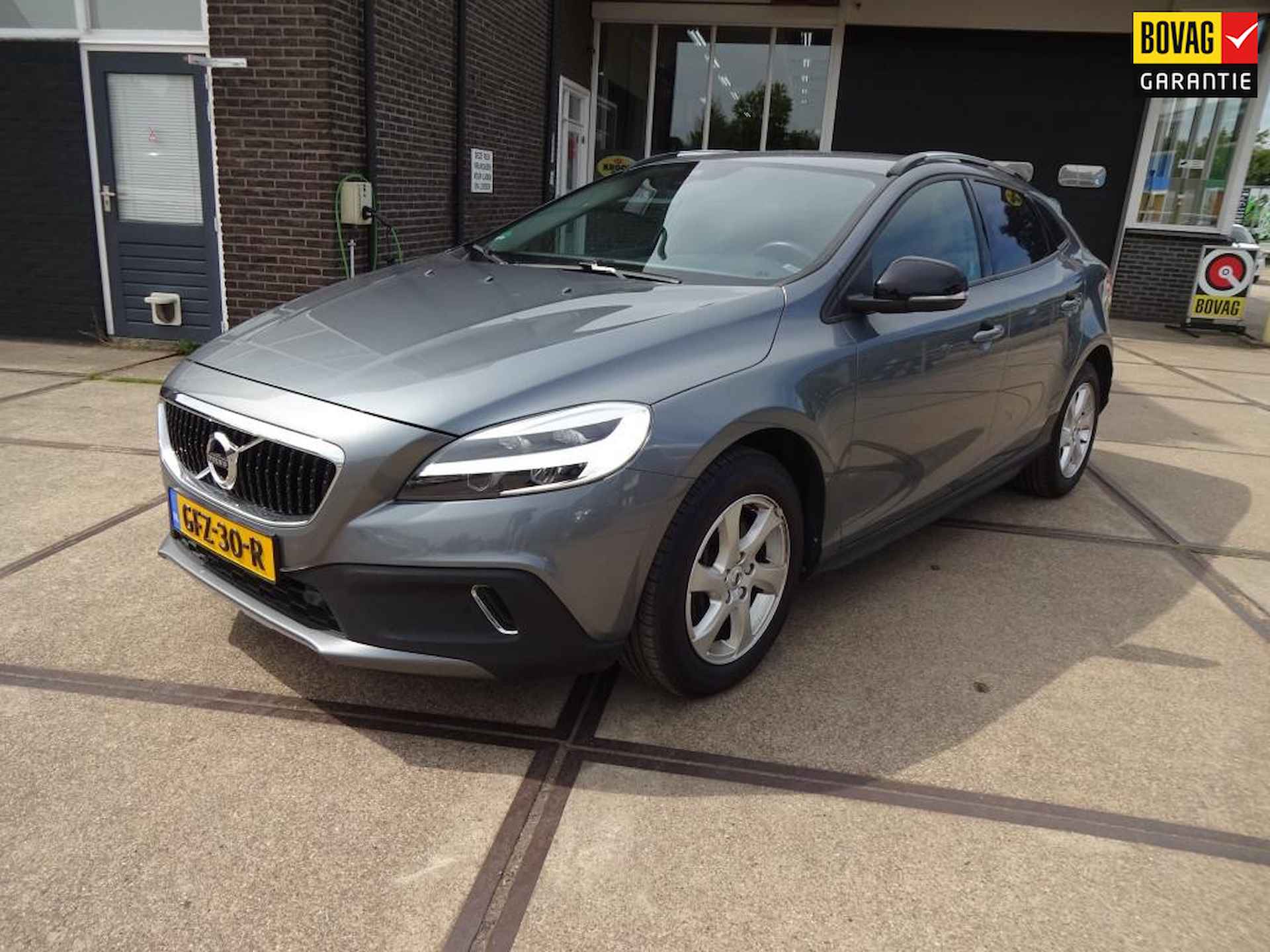 Volvo V40