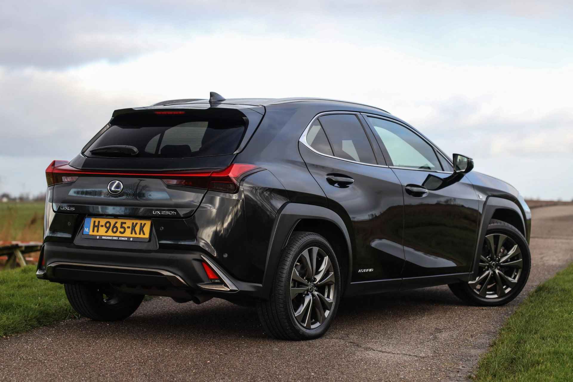 Lexus UX 250h F Sport ✅ LED ✅ Carplay ✅ Leder - 3/42