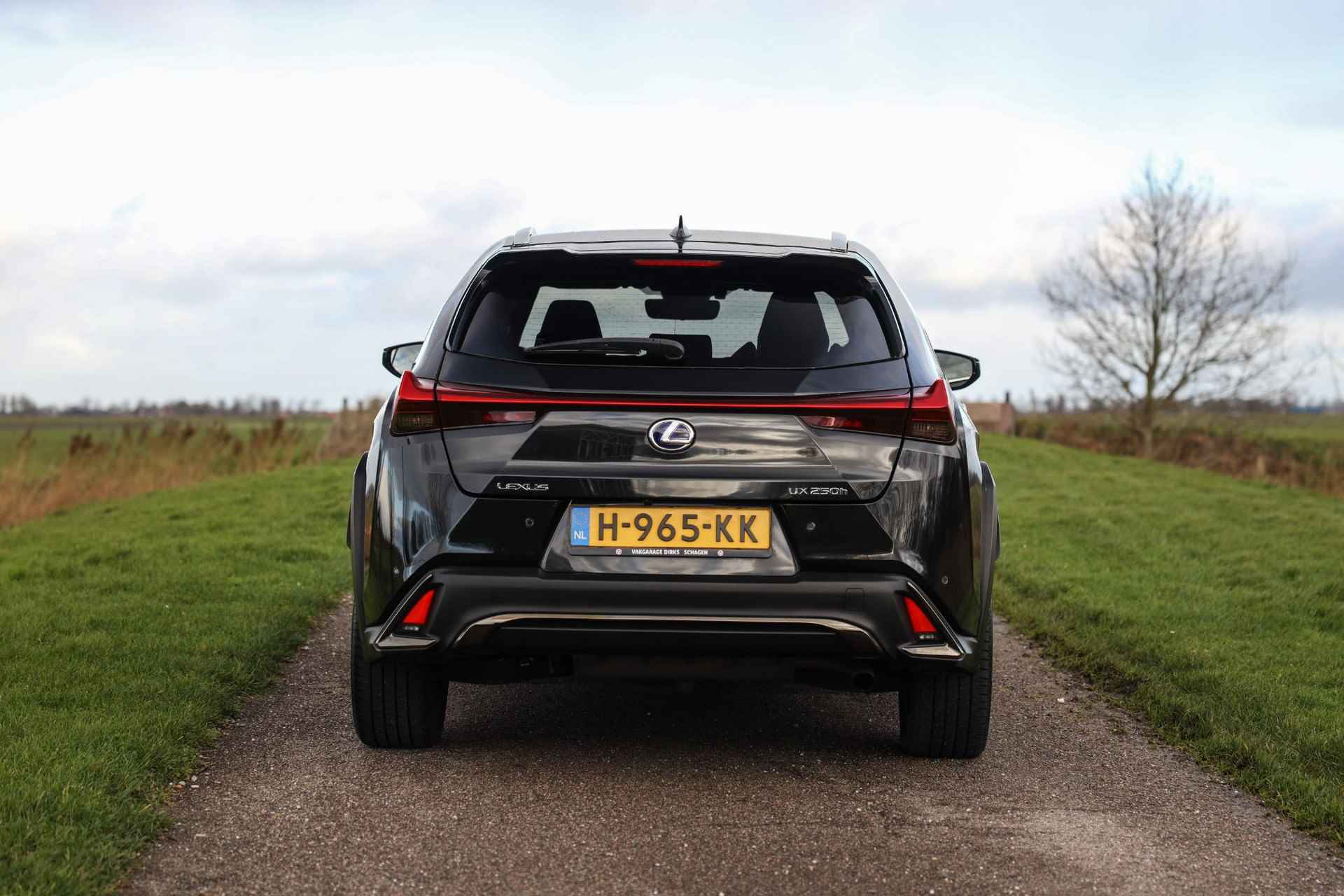 Lexus UX 250h F Sport ✅ LED ✅ Carplay ✅ Leder - 21/42