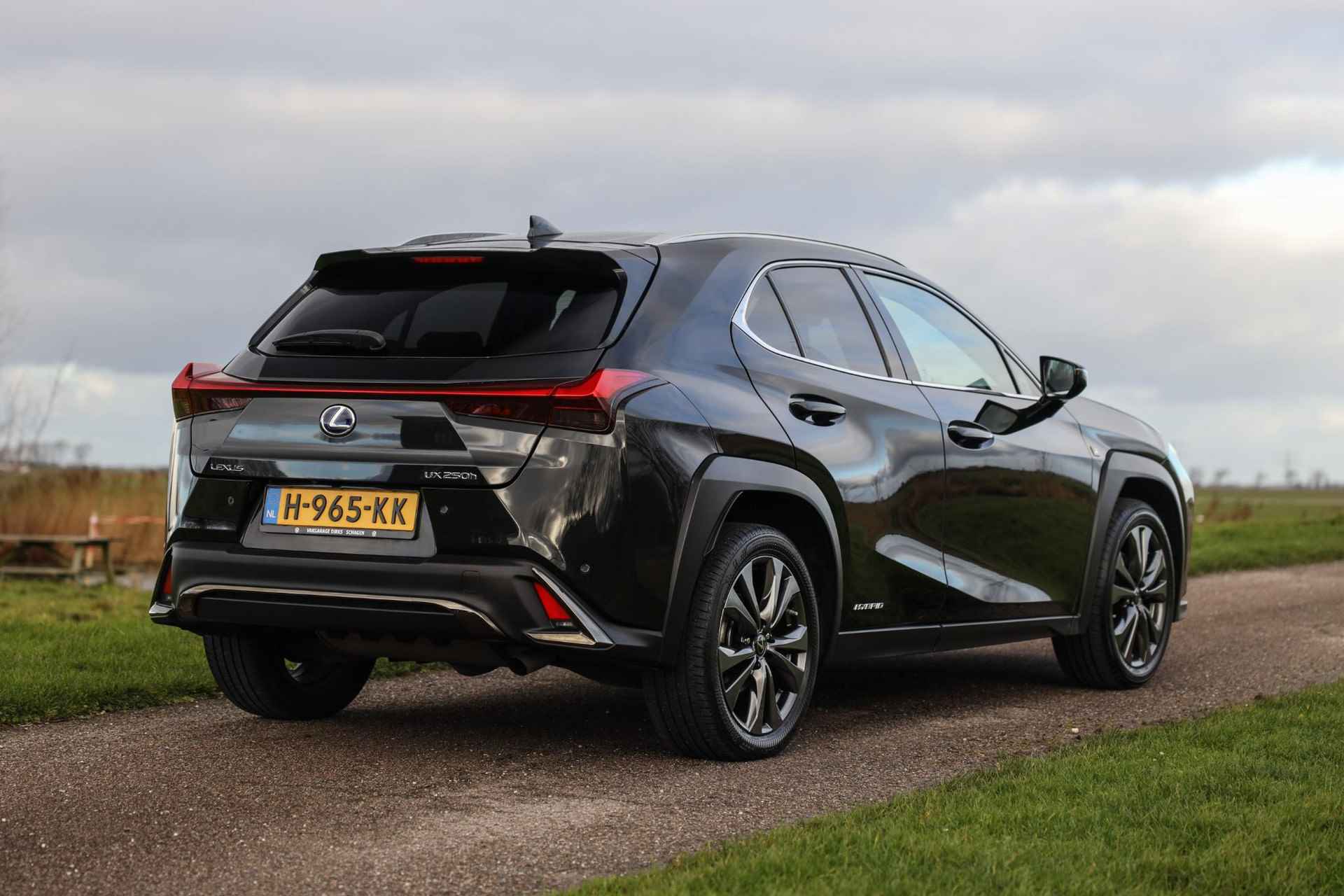 Lexus UX 250h F Sport ✅ LED ✅ Carplay ✅ Leder - 38/42