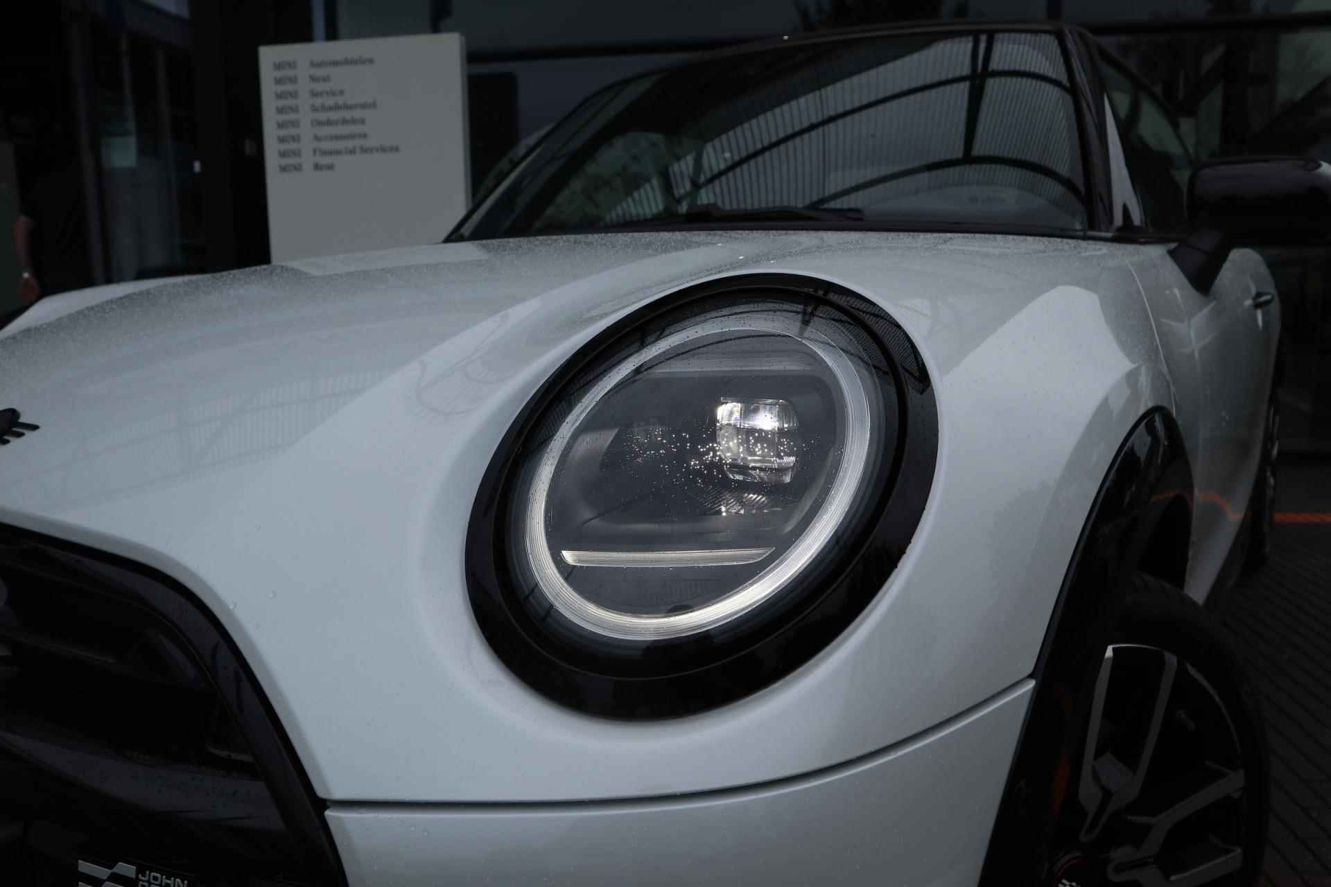 MINI 3-deurs Cooper S 2.0 John Cooper Works | Showroom Sale - 12/30