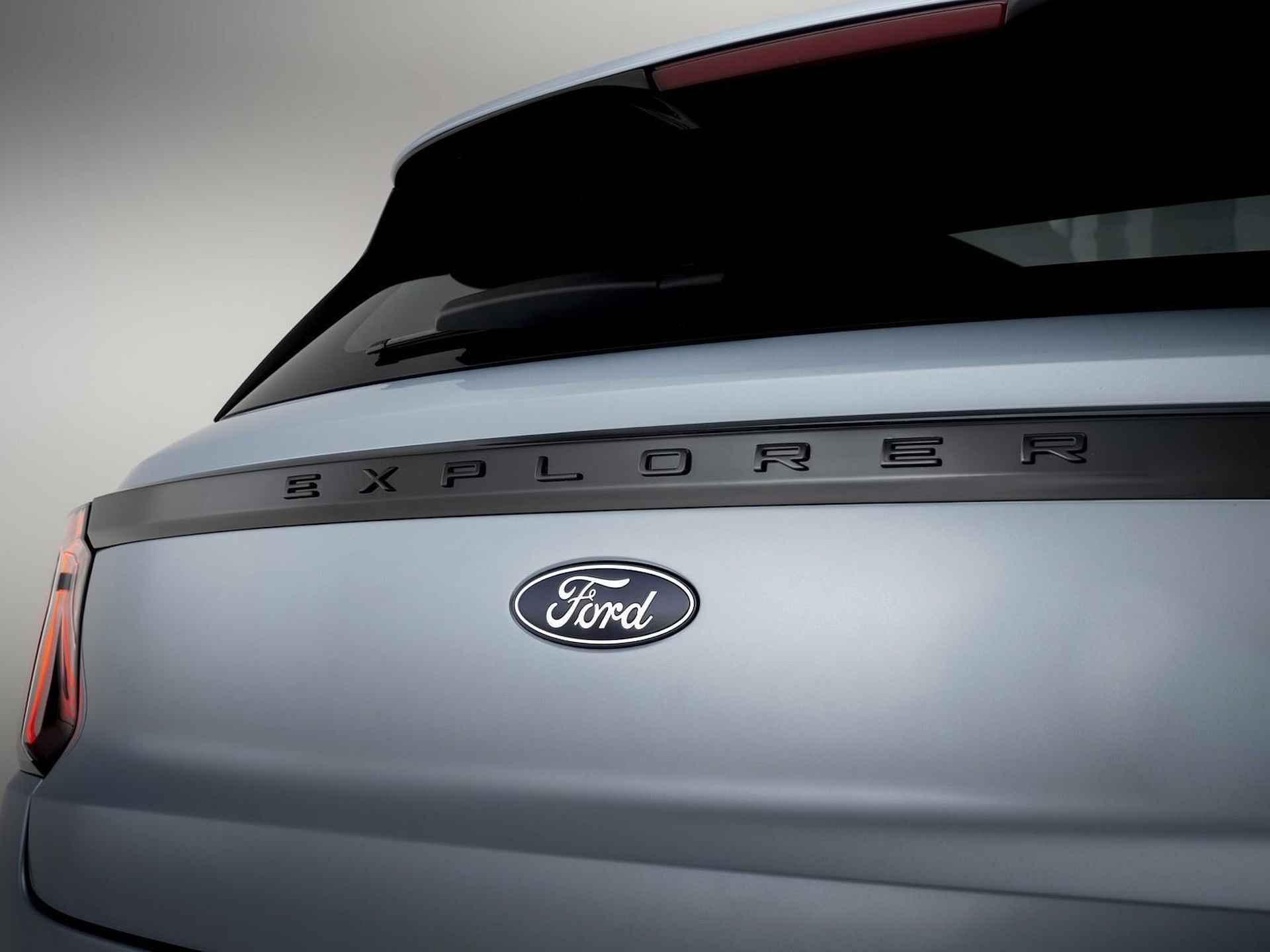 Ford Explorer EV EXTENDED RANGE 77KWH AWD | 340PK | 566KM. WLTP | ARTIC BLUE | NIEUW MODEL | NU BESTELBAAR!!! - 15/19