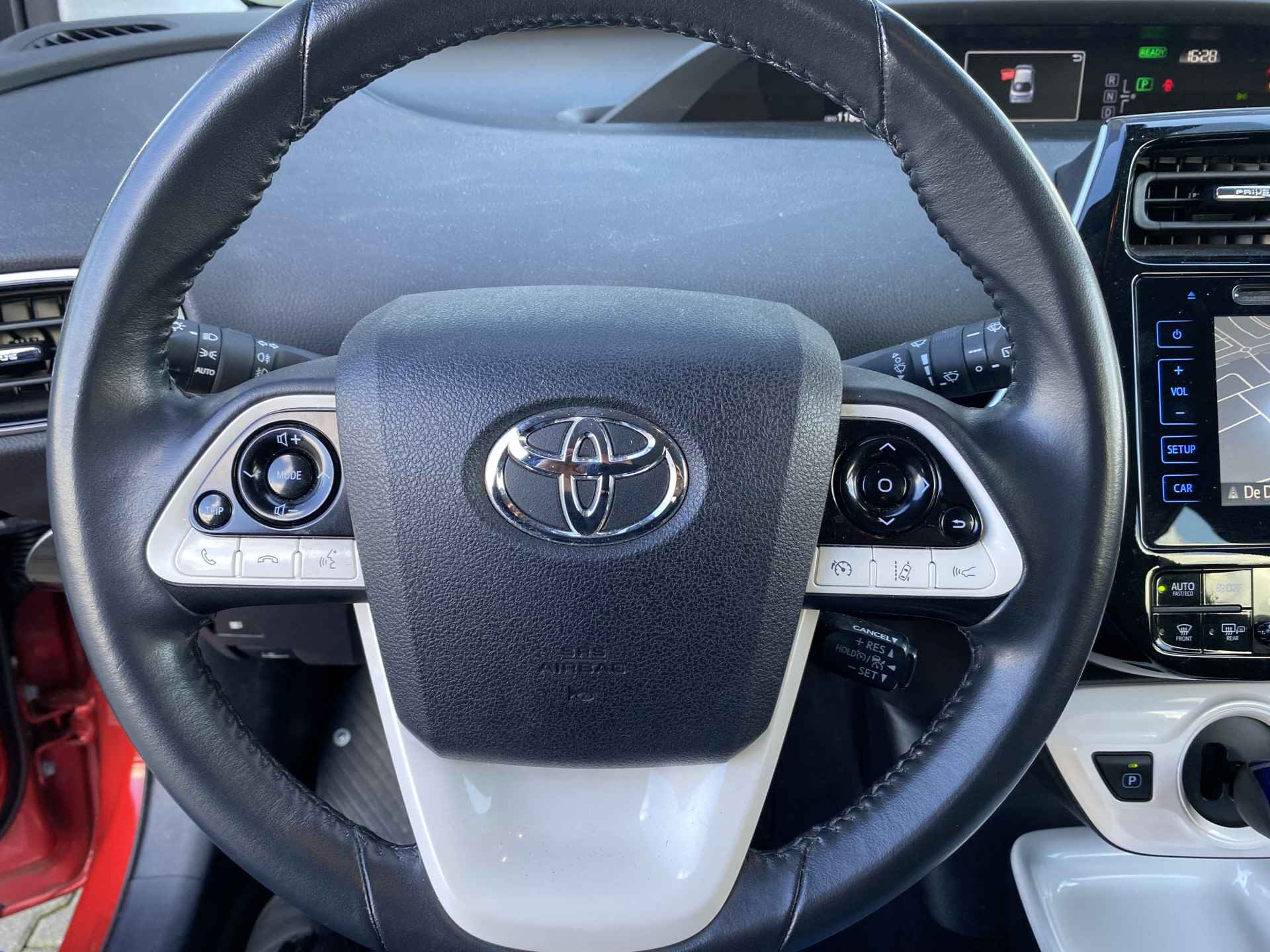 Toyota Prius 1.8 Business Plus Trekhaak, Adaptive Cruise Control & Stoelverwarming - 16/18