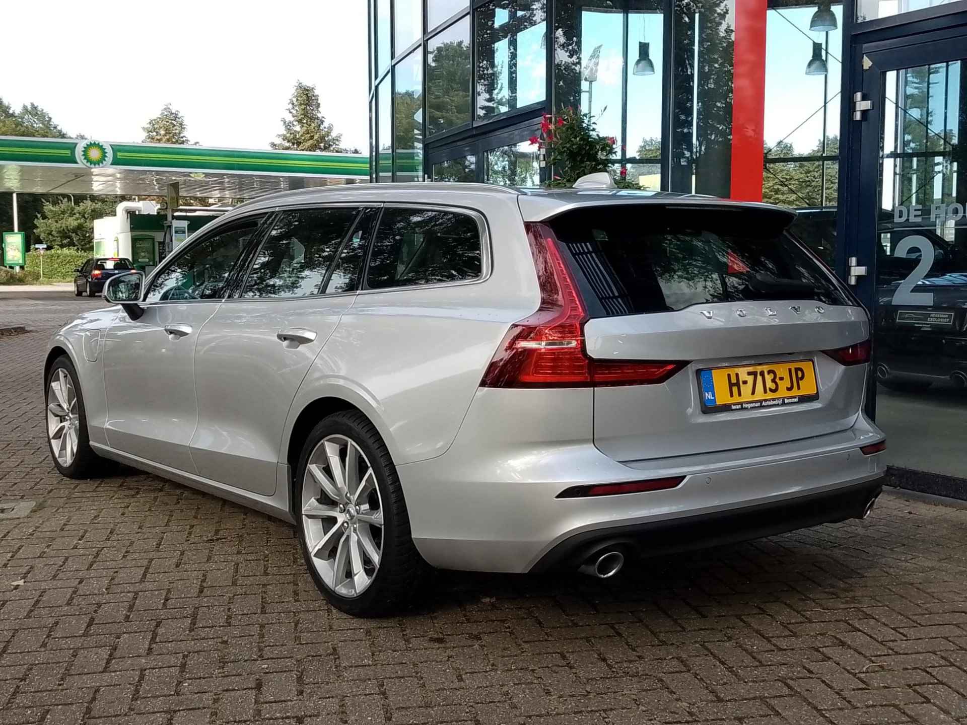 Volvo V60 2.0 T6 Twin Engine AWD Momentum Pro | Leer | Navi - 5/25