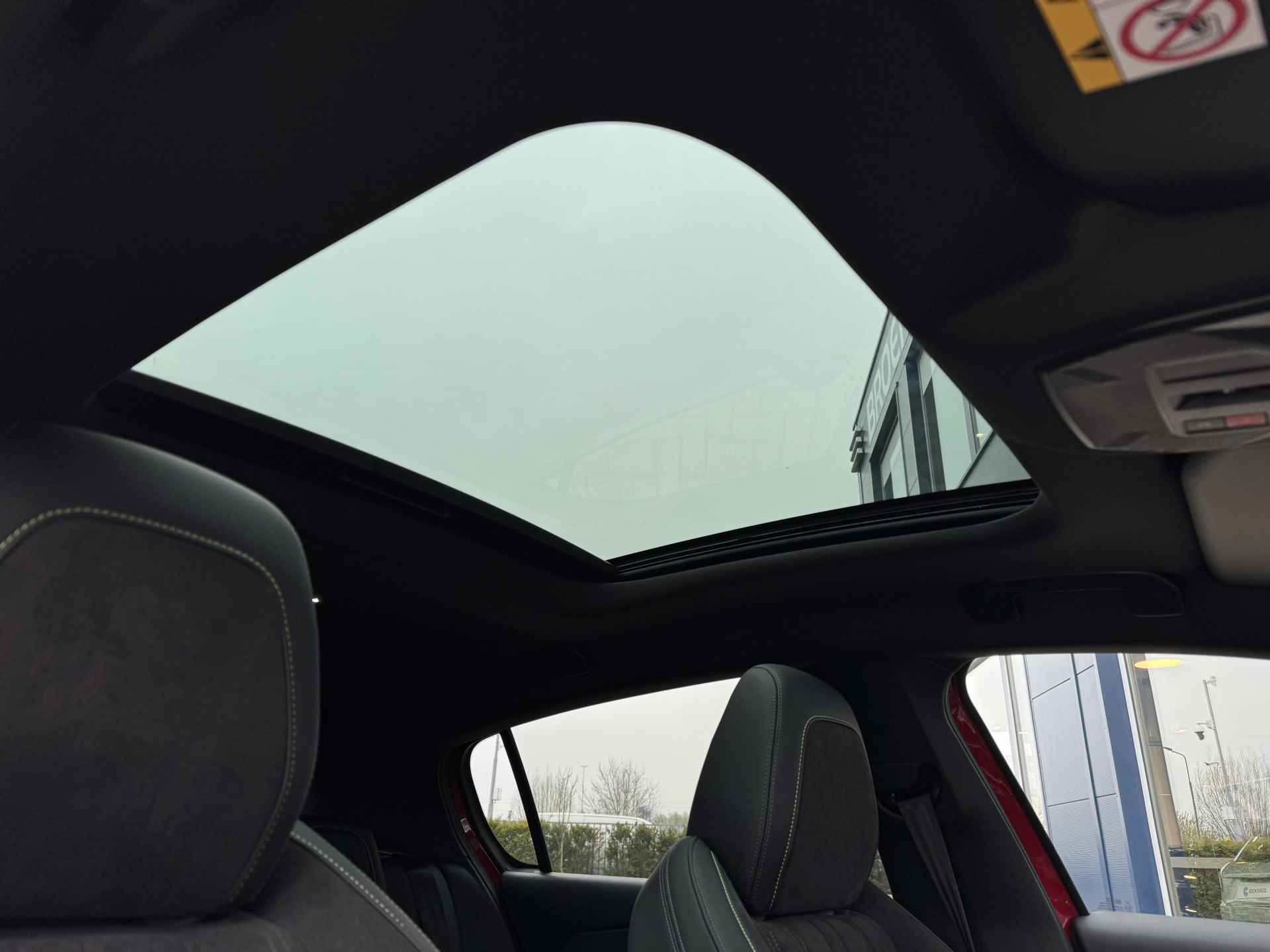 Peugeot 308 1.6 HYbrid 225PK GT | Schuif/kantel dak | 360' Camera | Focal | AGR massage+verwarmde stoelen | Carplay - 26/51