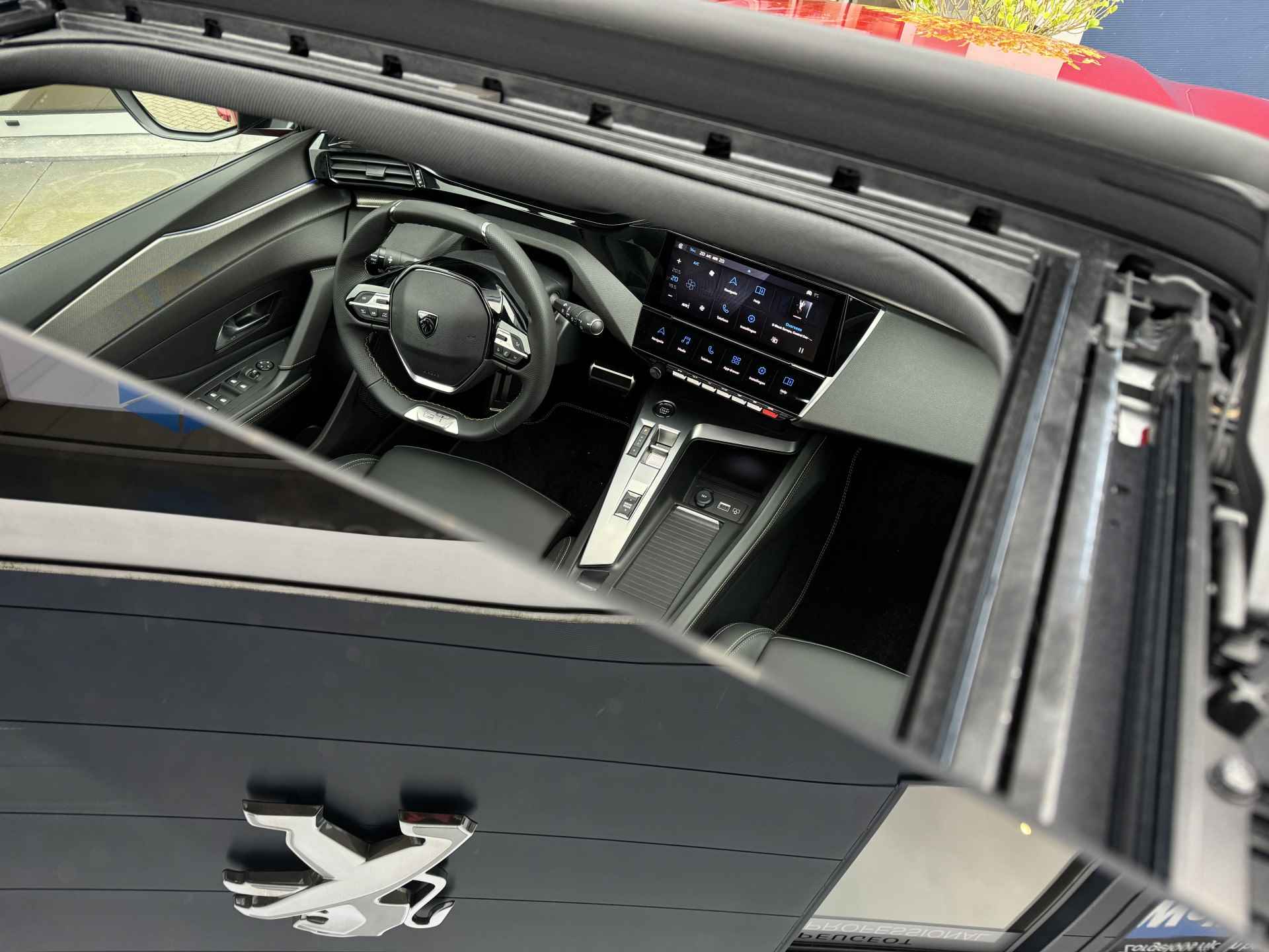 Peugeot 308 1.6 HYbrid 225PK GT | Schuif/kantel dak | 360' Camera | Focal | AGR massage+verwarmde stoelen | Carplay - 28/51