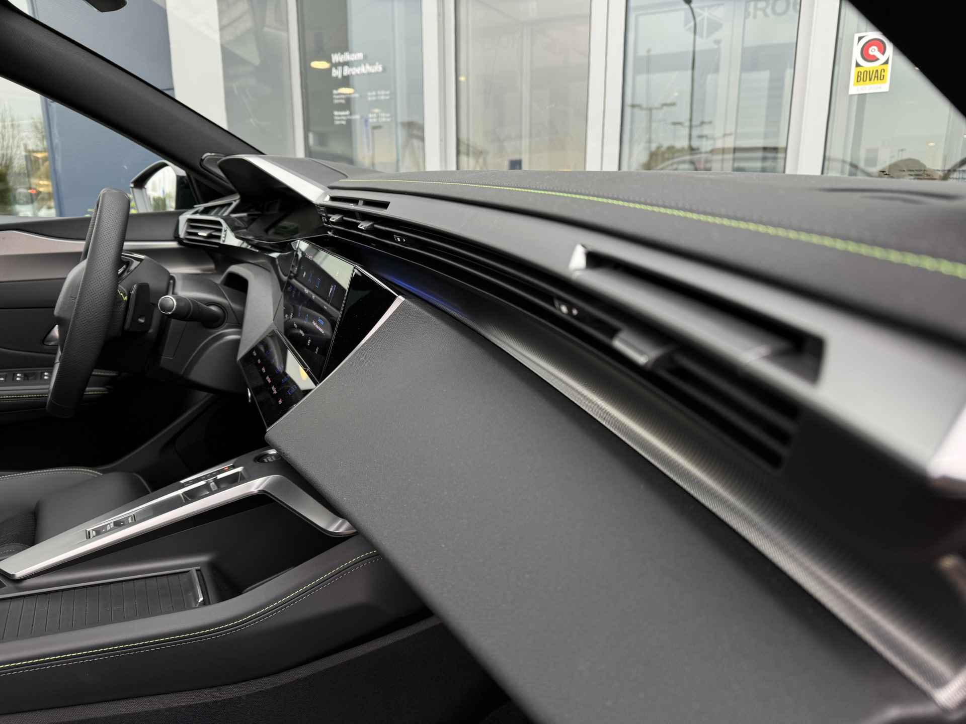 Peugeot 308 1.6 HYbrid 225PK GT | Schuif/kantel dak | 360' Camera | Focal | AGR massage+verwarmde stoelen | Carplay - 30/51