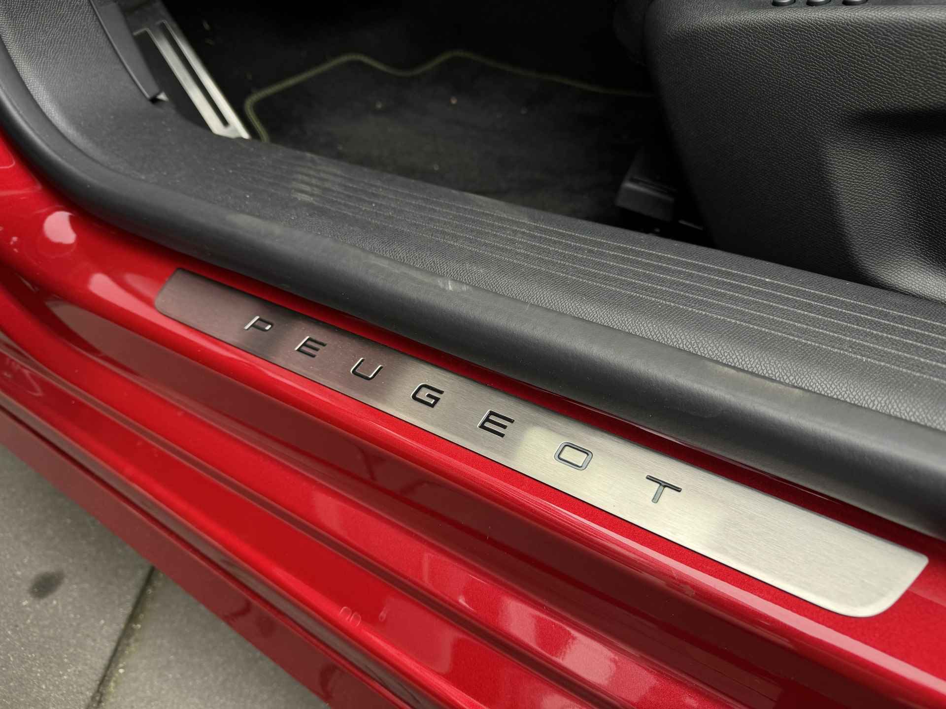 Peugeot 308 1.6 HYbrid 225PK GT | Schuif/kantel dak | 360' Camera | Focal | AGR massage+verwarmde stoelen | Carplay - 51/51