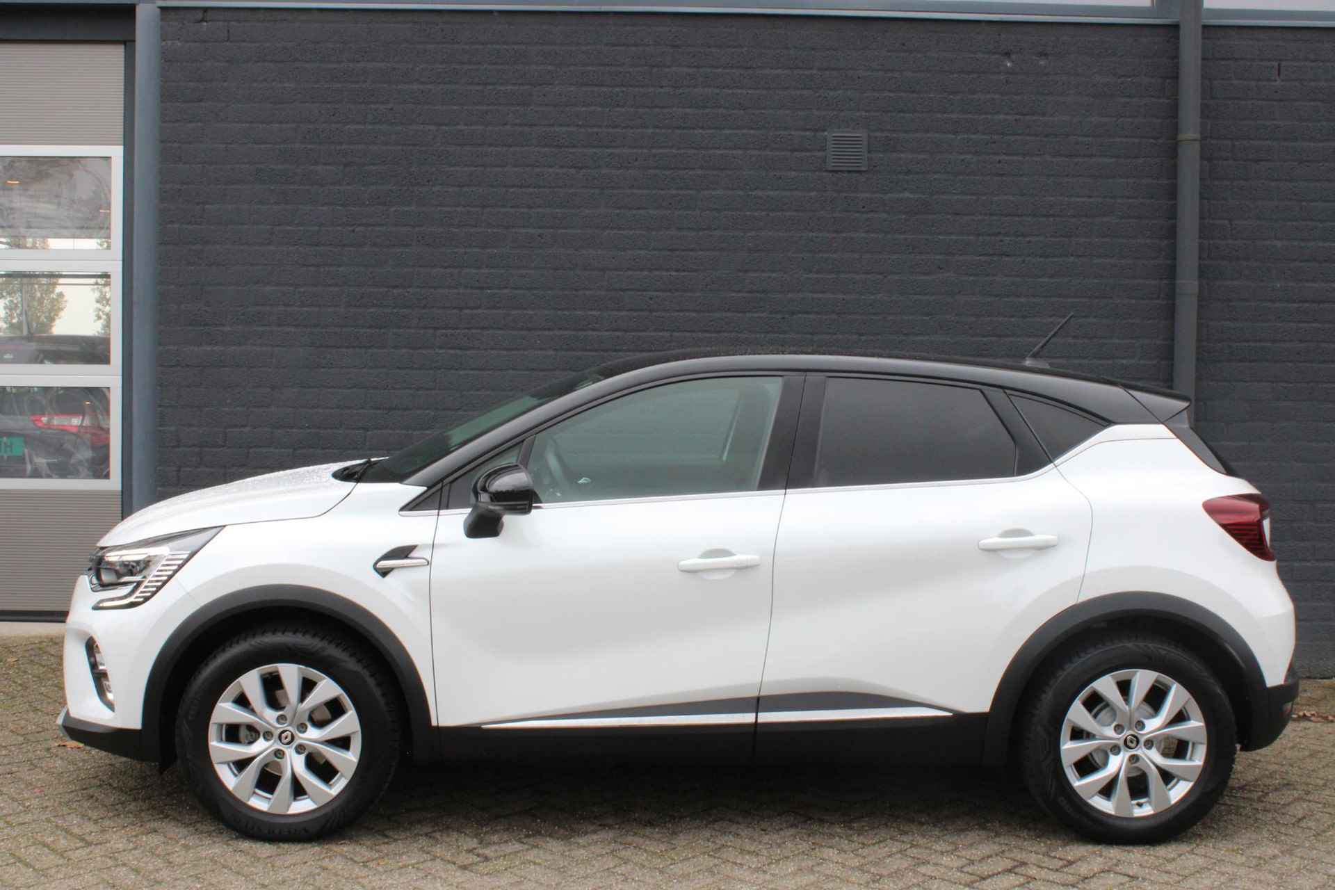 Renault Captur TCe 100 Bi-Fuel Intens NL-Auto | Navigatie | Camera | Adaptieve Cruise Control | Stoelverwarming/ LM-velgen | Parkeersensoren | Trekhaak | 1e Eigenaar - 2/29