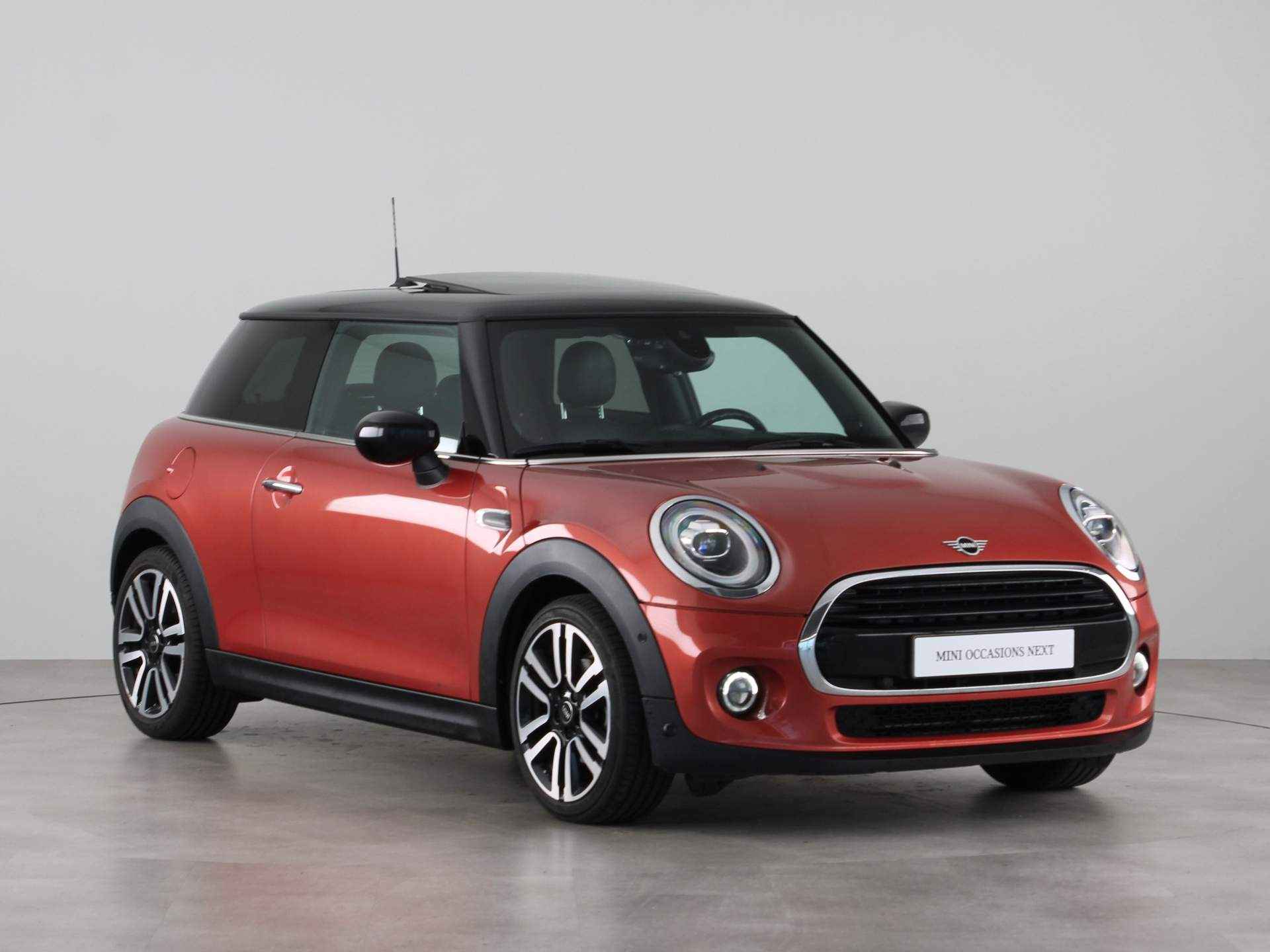 MINI 3-deurs Cooper Summer Red Edition Aut. - 8/26