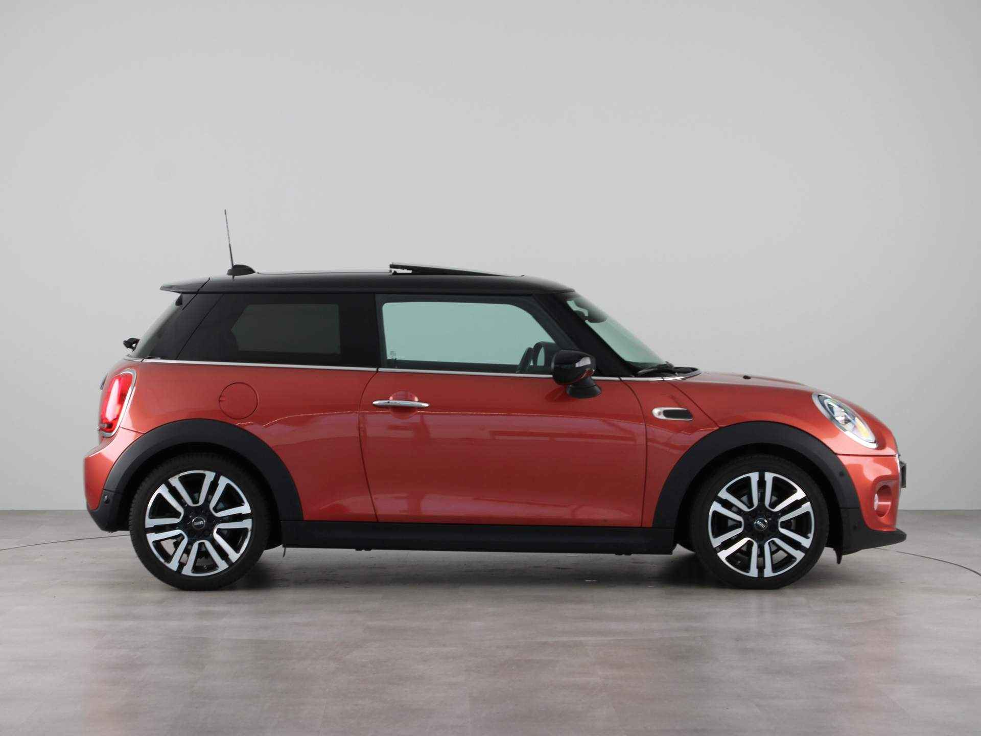 MINI 3-deurs Cooper Summer Red Edition Aut. - 9/26