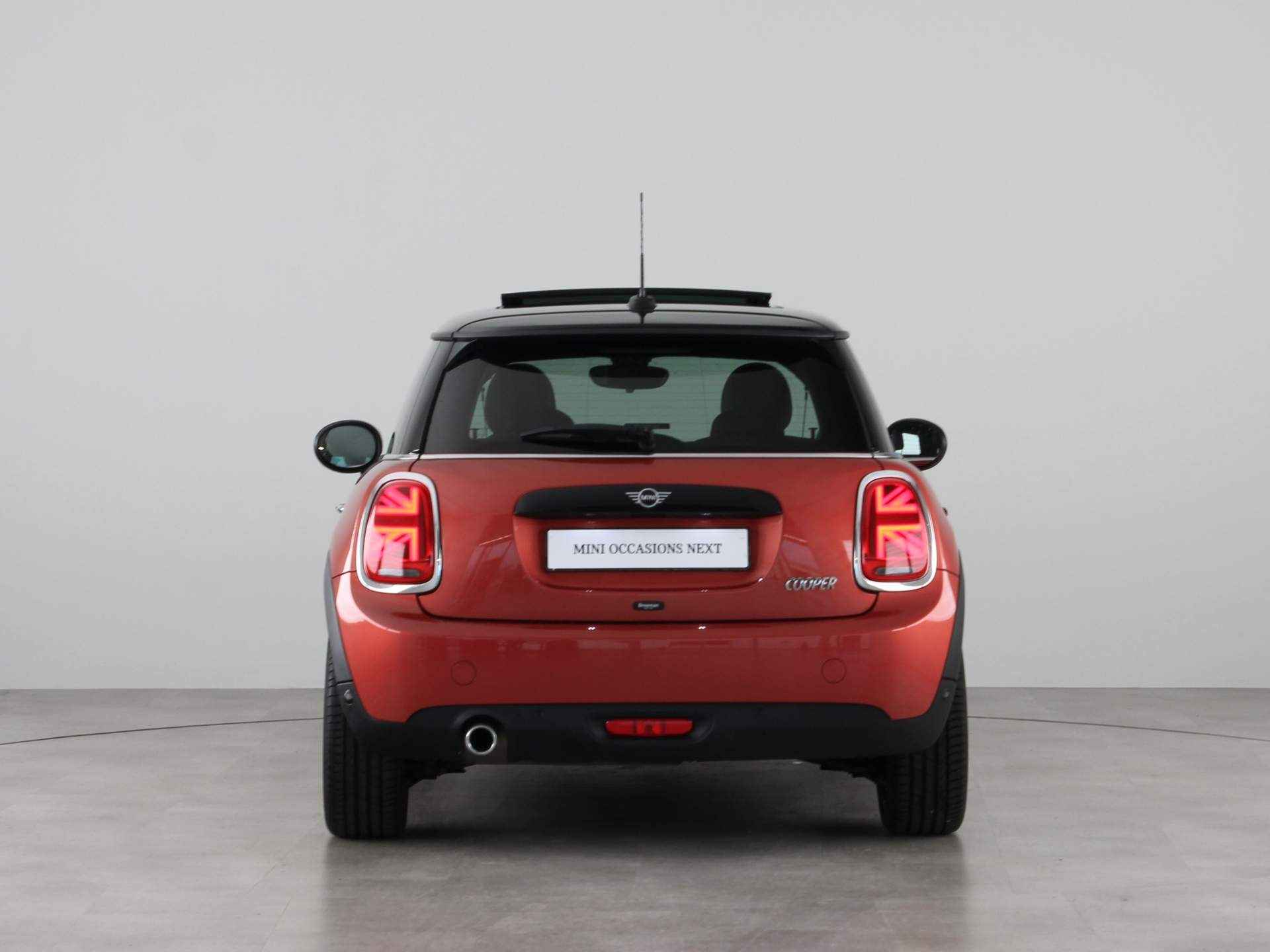 MINI 3-deurs Cooper Summer Red Edition Aut. - 11/26