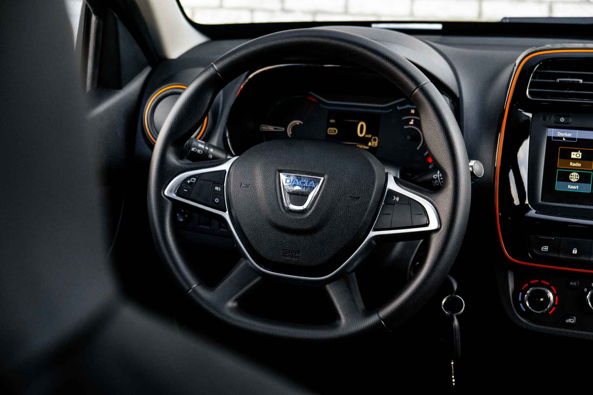 Dacia Spring Comfort Plus 27 kWh | AUTOMAAT | DC LADER 30KW | CAMERA | incl. Bovag rijklaarpakket met 12 maanden garantie - 11/51