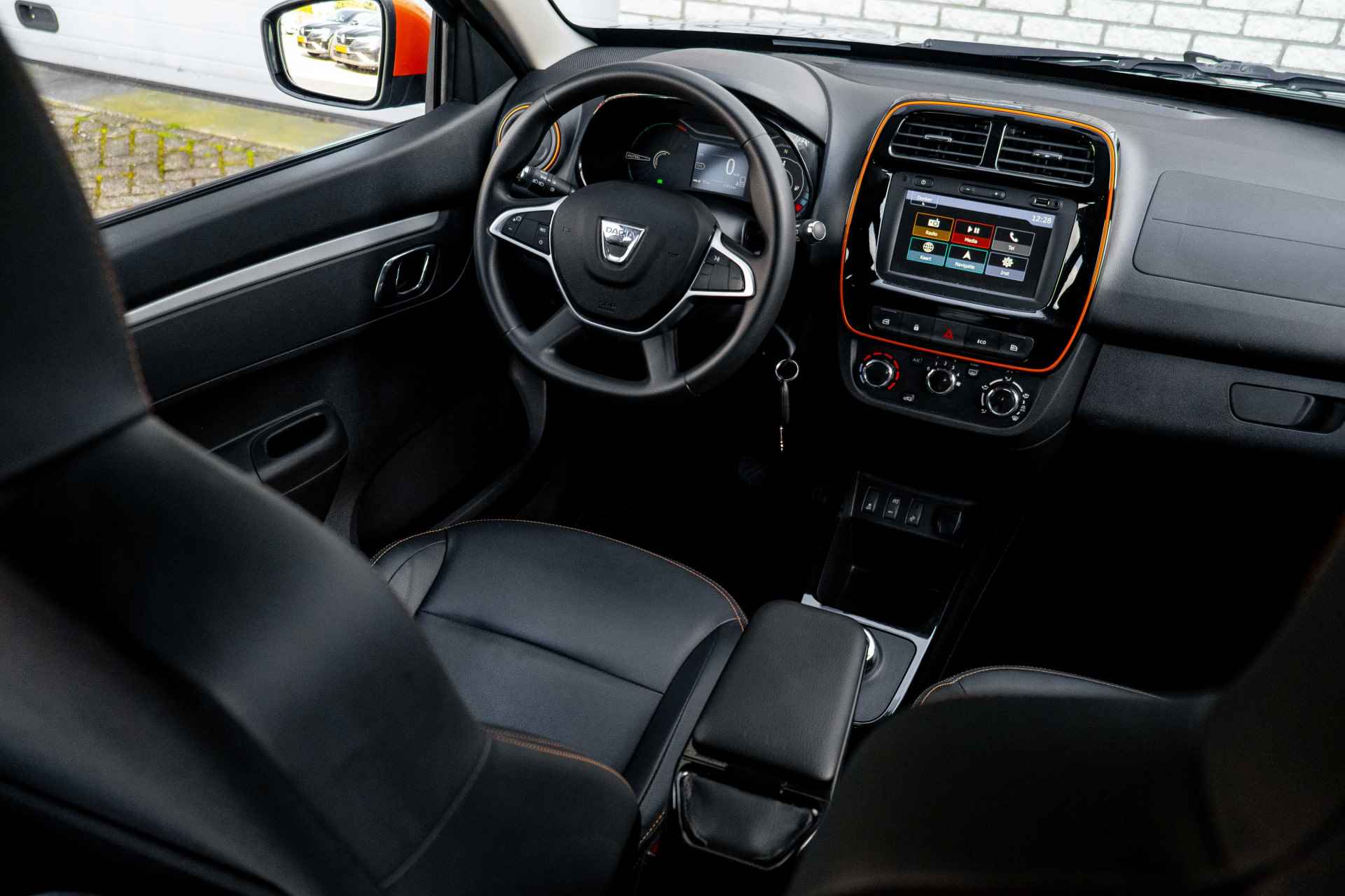 Dacia Spring Comfort Plus 27 kWh | AUTOMAAT | DC LADER 30KW | CAMERA | incl. Bovag rijklaarpakket met 12 maanden garantie - 41/51