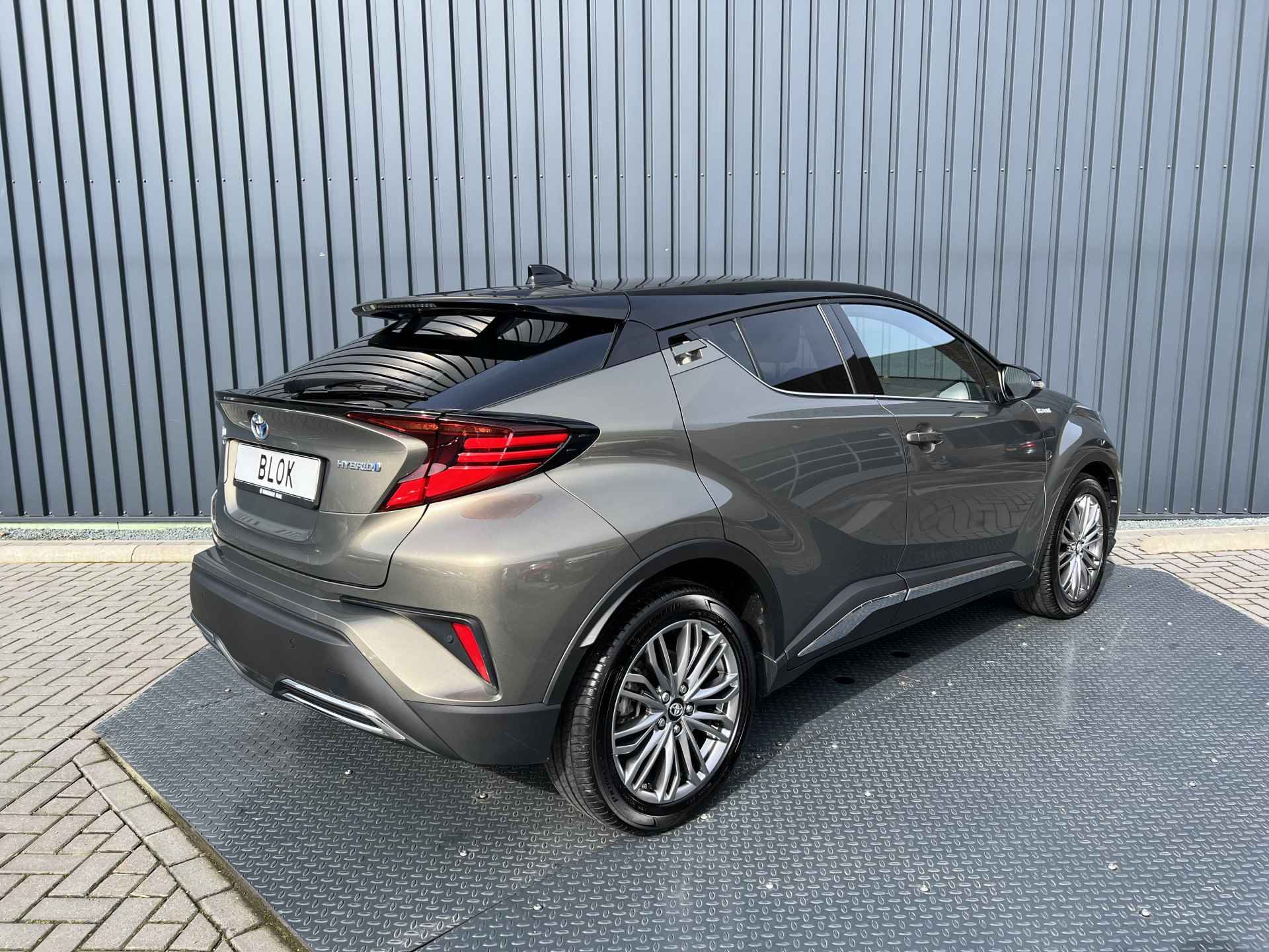 Toyota C-HR 2.0 Hybrid Executive / Bi tone | Vol Leer | Kleur: Oxide Brons | JBL | LED | Rijklaar!!| - 11/39