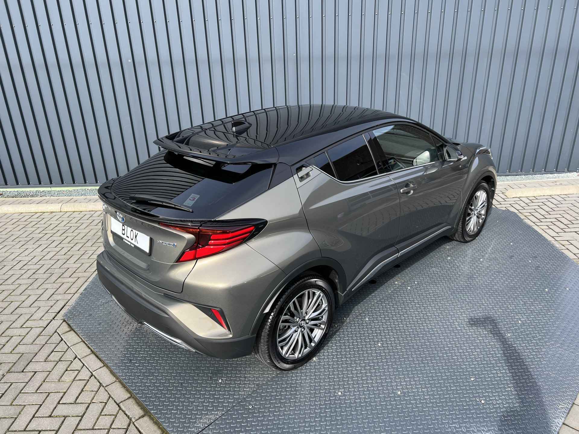 Toyota C-HR 2.0 Hybrid Executive / Bi tone | Vol Leer | Kleur: Oxide Brons | JBL | LED | Rijklaar!!| - 12/39