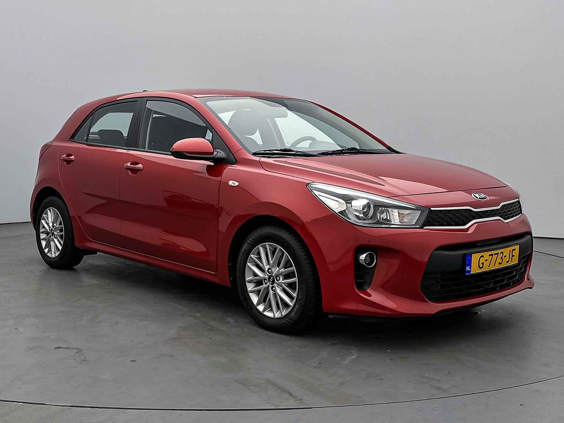 Kia Rio DynamicLine 100 pk | Navigatie | Achteruitrijcamera | Parkeersensoren Achter | LED Dagrijverlichting | Lederen Stuurwiel en Versnellingspook | DAB Ontvanger | Airco | Cruise Control | 15" Lichtmetalen Velgen | Apple Carplay/Android Auto | - 4/36