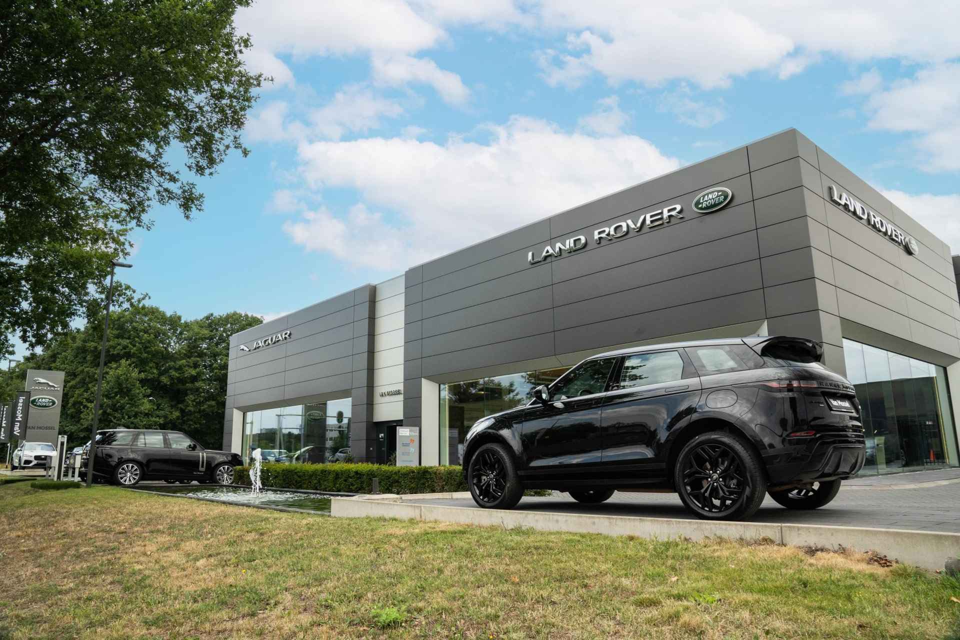 Land Rover Range Rover Evoque P300e AWD R-Dynamic SE | Panorama Dak | Keyless | 20 Inch | Adaptive | Cold Climate Pack - 44/49