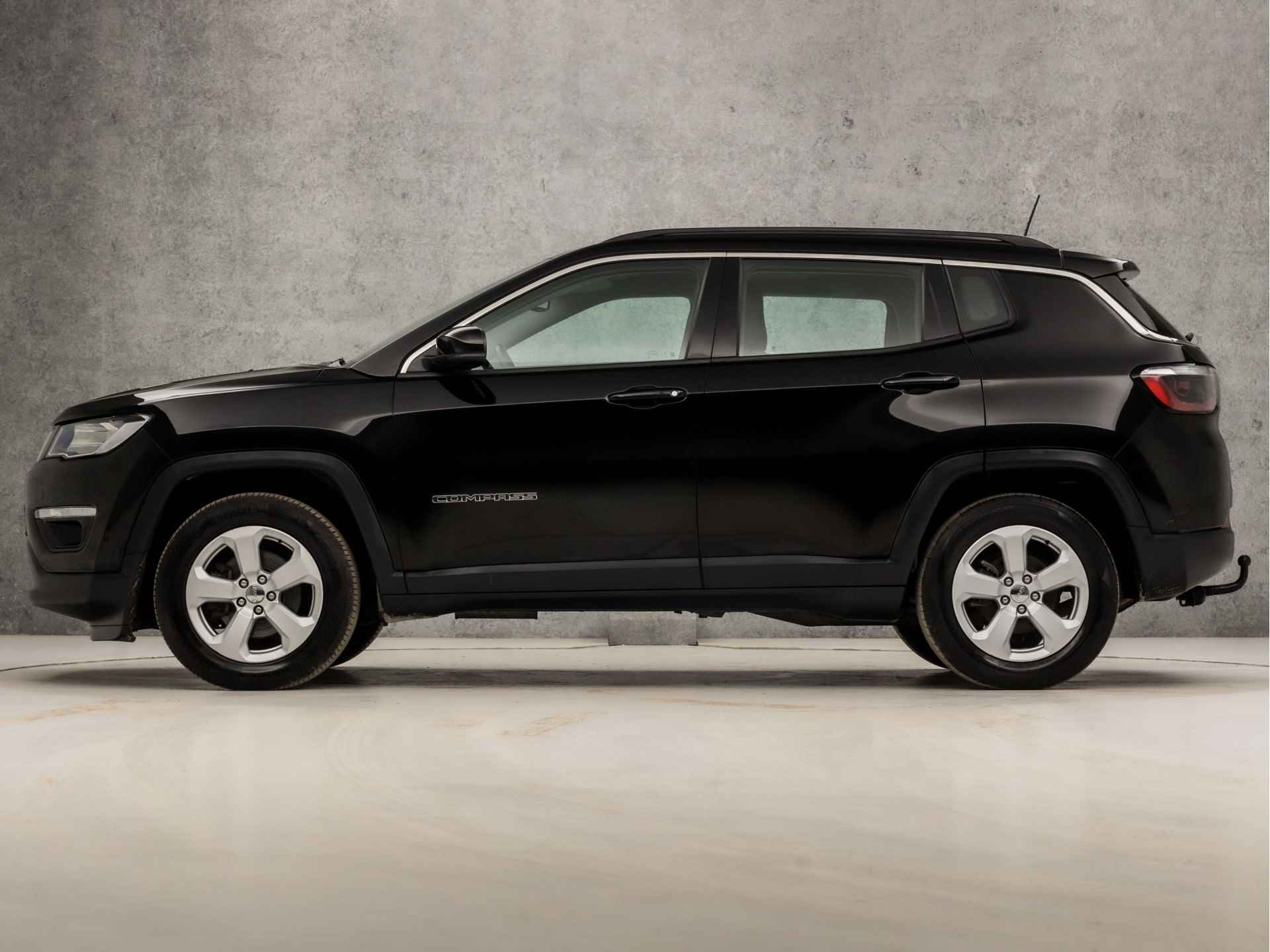 Jeep Compass 1.4 MultiAir Longitude Sport (NAVIGATIE, BLUETOOTH, CRUISE, CLIMATE, CAMERA, ELEK PAKKET, ARMSTEUN, SPORTSTOELEN, LEDER, LM VELGEN, PARKEERSENSOREN, TREKHAAK, NIEUWE APK, NIEUWSTAAT) - 2/32