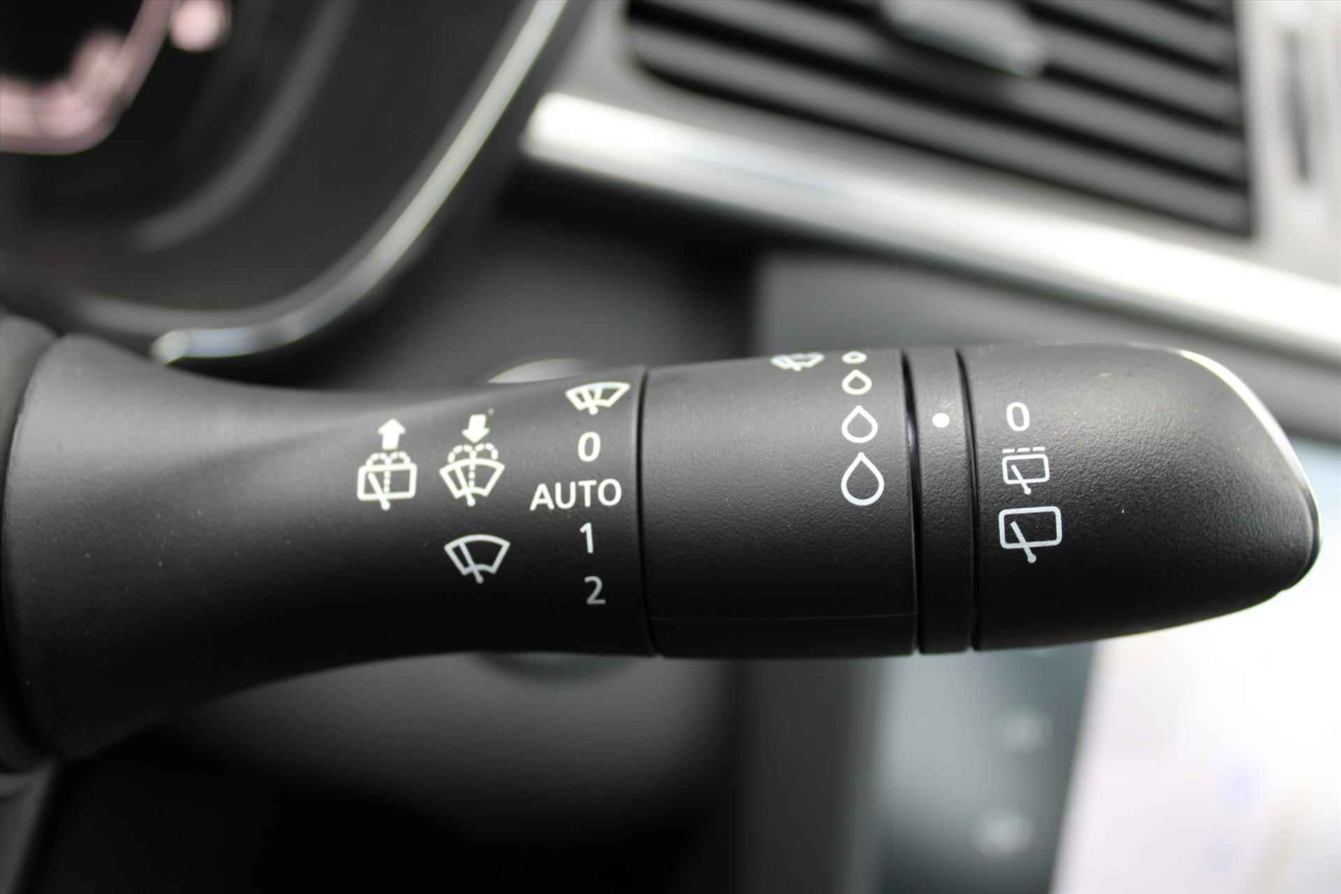 RENAULT Kadjar TCe 160pk EDC Automaat Black Edition | Glazen dak | Navigatie | Cruise control | Camera + sensoren | 1500 KG trekgewicht | - 28/56
