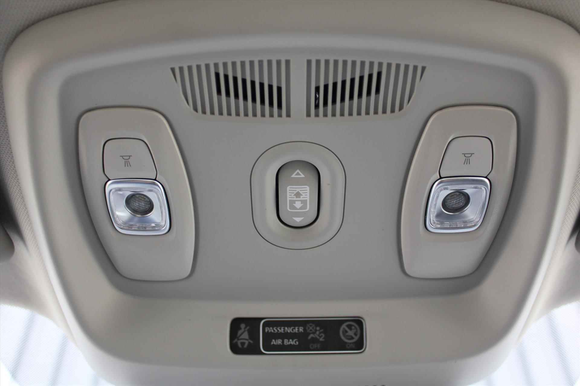 RENAULT Kadjar TCe 160pk EDC Automaat Black Edition | Glazen dak | Navigatie | Cruise control | Camera + sensoren | 1500 KG trekgewicht | - 48/56