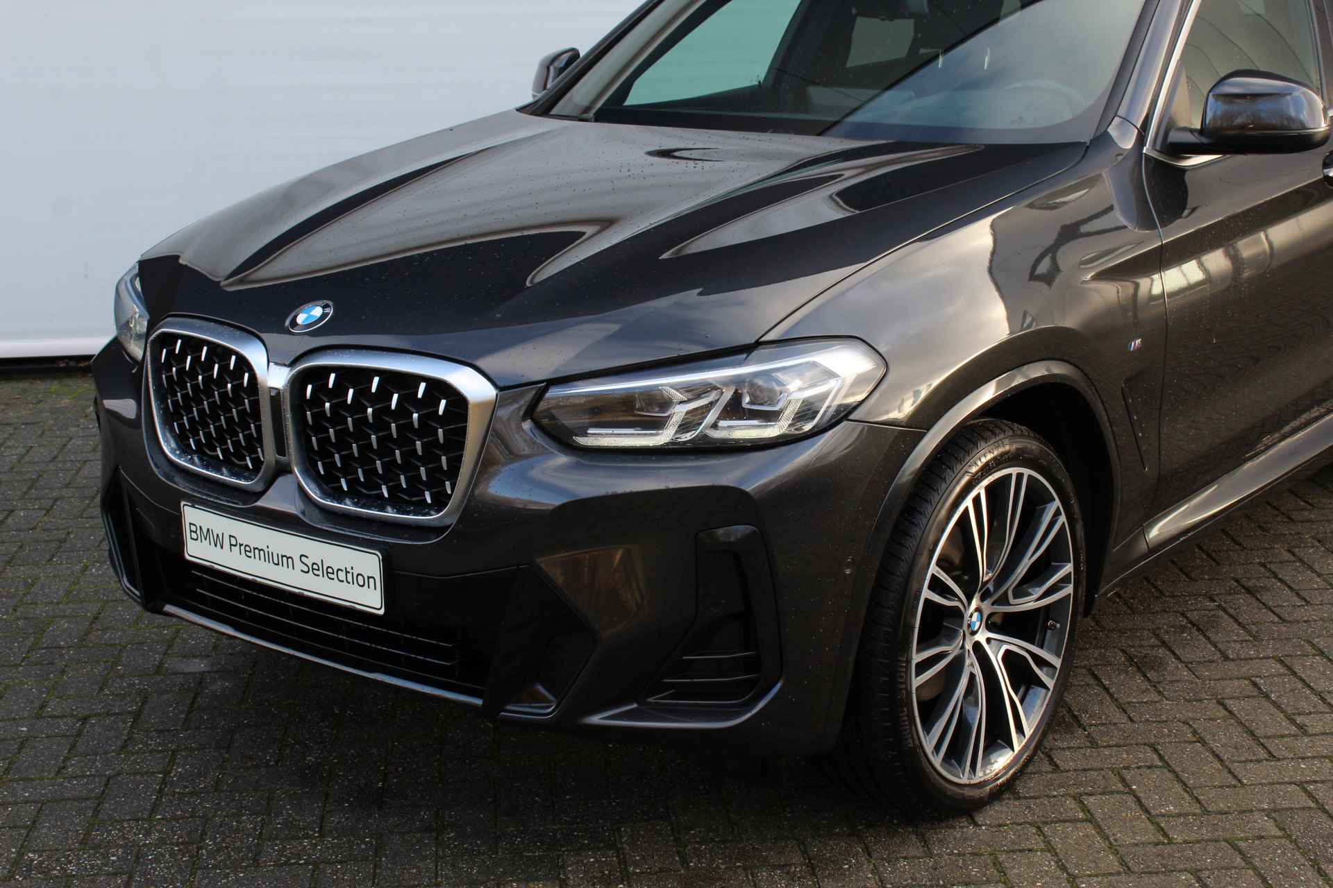 BMW X4 xDrive20i M Sport Automaat / Panoramadak / Adaptieve LED / Sportstoelen / M Sportonderstel / Live Cockpit Professional - 22/30