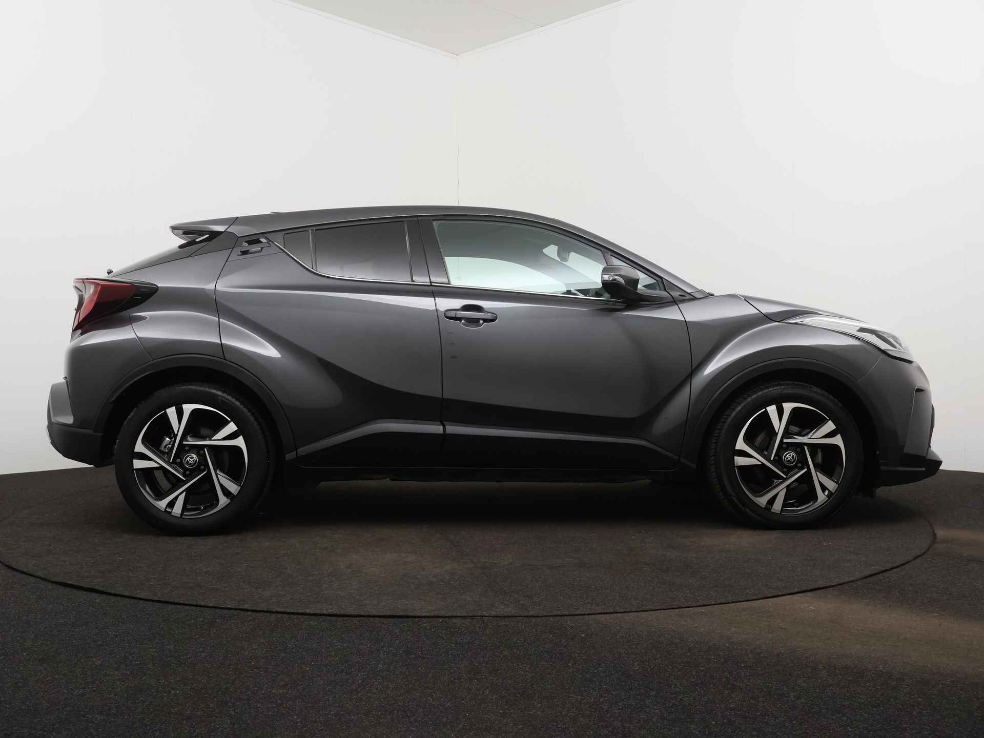 Toyota C-HR 2.0 Hybrid Dynamic | LED | Navigatie | Stoelverwarming | Parkeersensoren | Climate Control | - 15/44