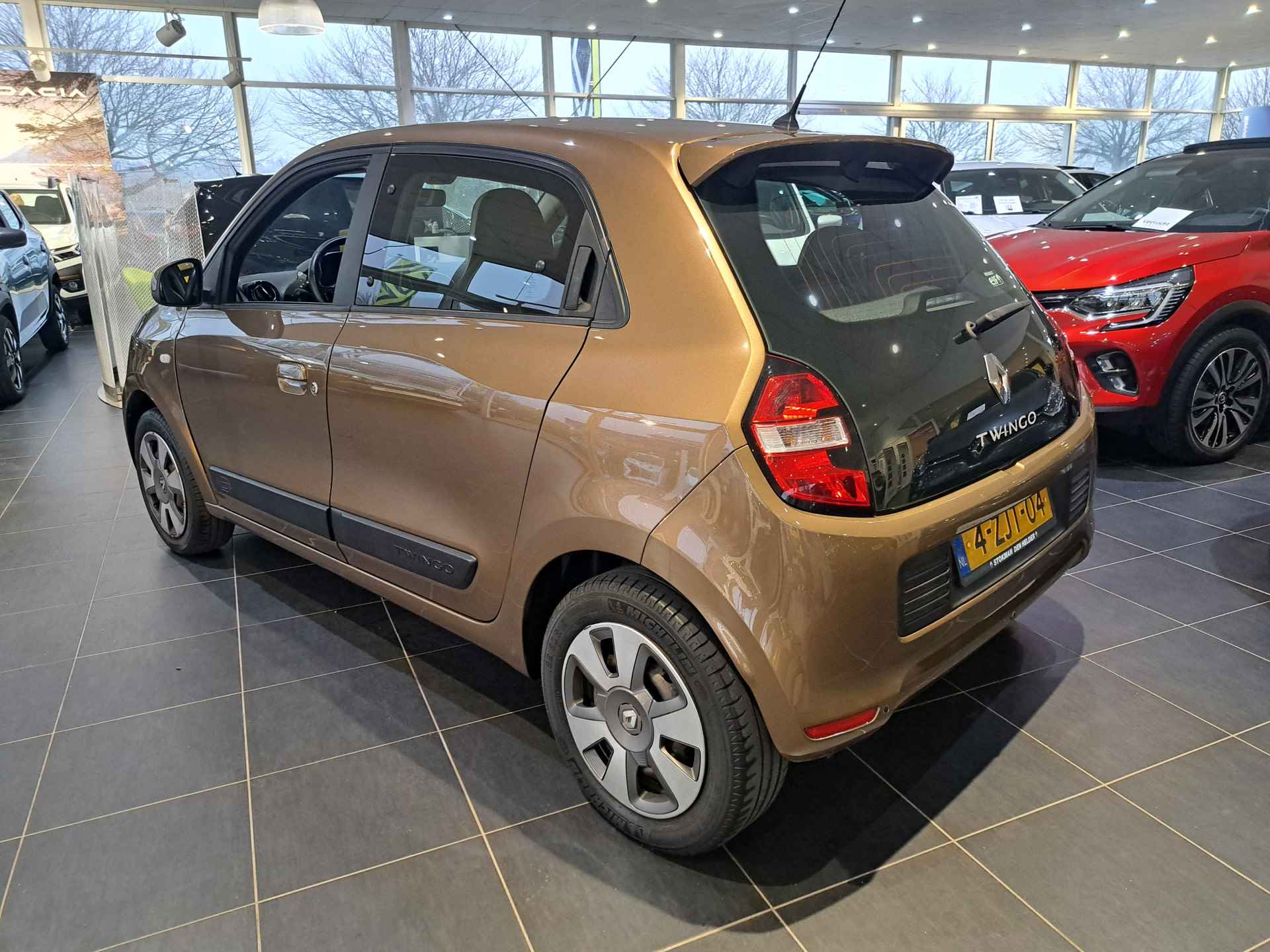 Renault Twingo 1.0 SCe Expression | Airco | Parkeersensoren | Elektr spiegels | Radio-Bluetooth | incl. Bovag rijklaarpakket met 12 maanden garantie | - 4/21