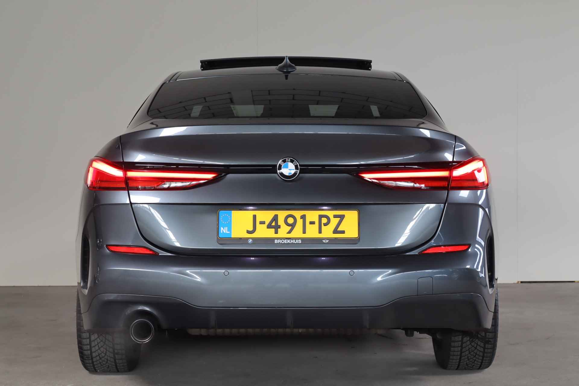 BMW 2 Serie Gran Coupé 218i High Executive - NL Auto!! Pano I Key-Less I M-Sport stoelen - 40/41