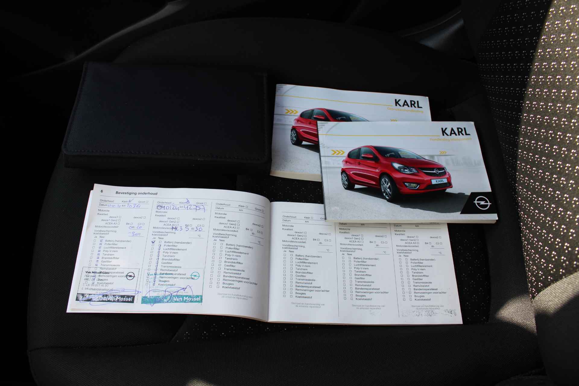 OPEL Karl 1.0 75PK Edition Automaat + Airco/ Cruise/ Bluetooth/ NL auto - 26/42