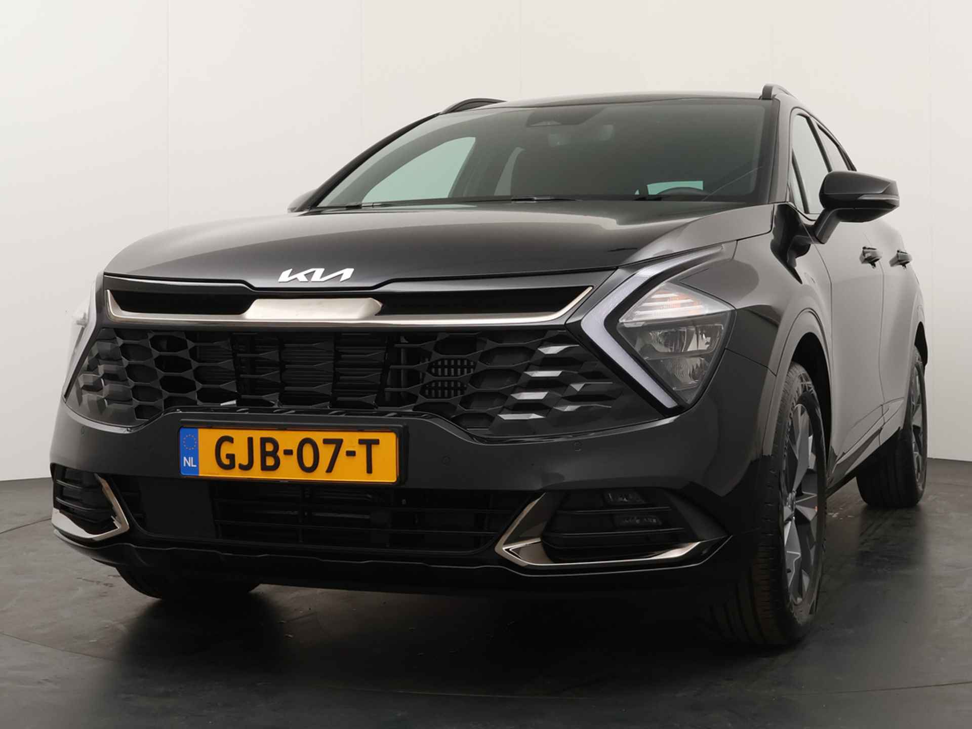 Kia Sportage 1.6 T-GDi Hybrid Dark Edition - Navigatie - Camera - Lederen bekleding - Apple Carplay/ Android auto - Fabrieksgarantie tot 08-2031 - 3/50