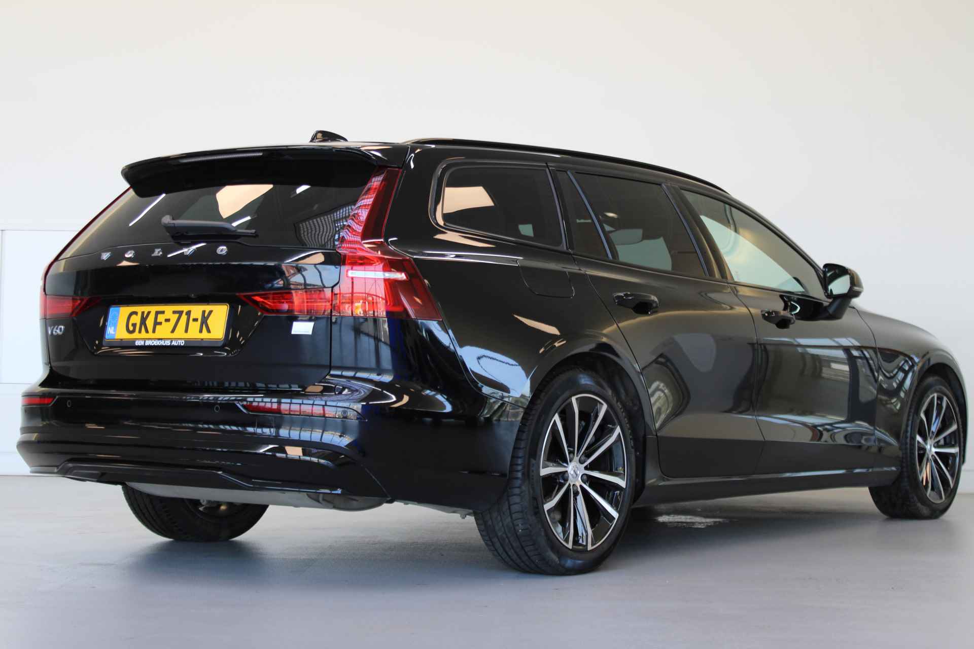 Volvo V60 T6 350PK AWD Plus Dark | Nappa | Gelamineerd Glas | Stoelventilatie | Trekhaak | Adapt Led - 3/63