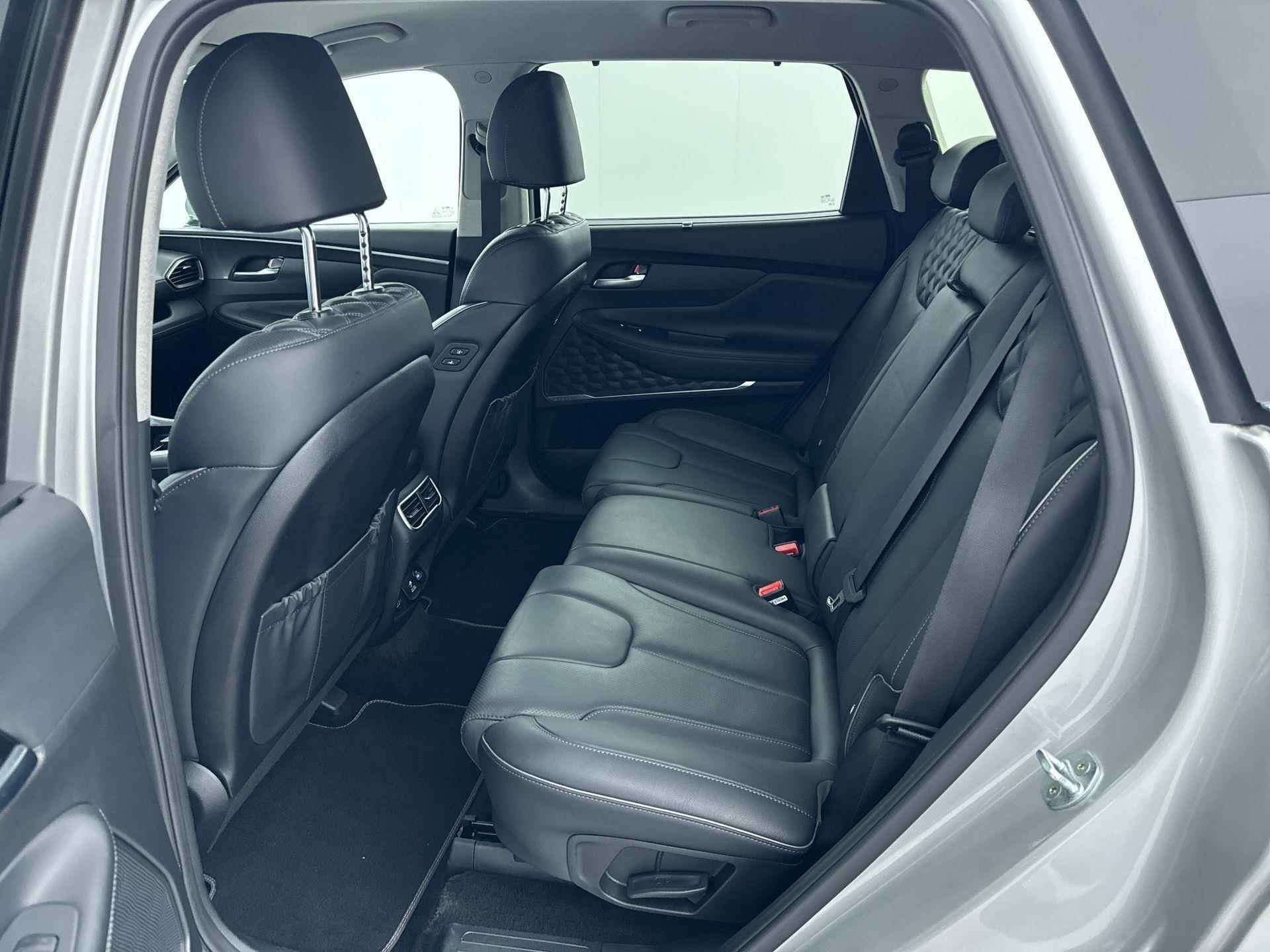 Hyundai Santa Fe 1.6 T-GDI HEV Premium | Leder | Elektr. stoelen | Keyless | Navigatie | Camera - 11/34