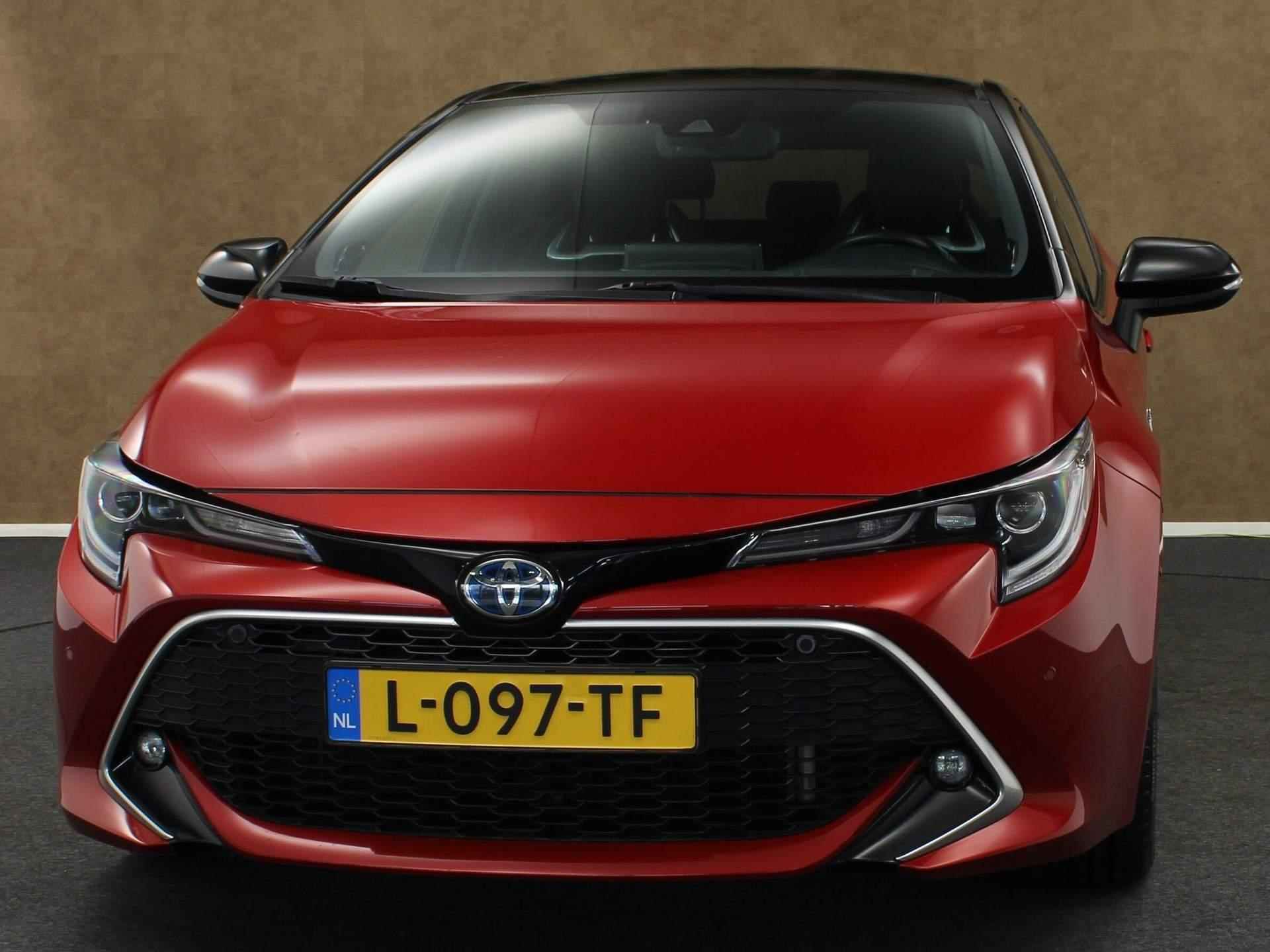 Toyota Corolla 2.0 Hybrid Bi-Tone Style - BI-TONE - ADAPTIEVE CRUISE CONTROL - HEAD UP DISPLAY - KEYLESS ENTRY/START - VOORSTOELEN VERWARMD - ACHTERRUITRIJCAMERA - LEDEREN BEKLEDING - JBL GELUIDSINSTALLATIE - 7/40