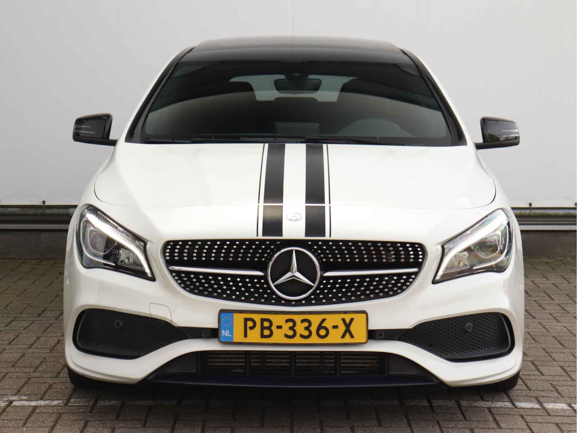 Mercedes-Benz CLA-Klasse Shooting Brake 180 AMG line 122pk automaat | Panoramadak | LED | 19'' velgen | Camera | Navigatie | Stoelverwarming | Sfeerverlichting | Alcantara - 4/62
