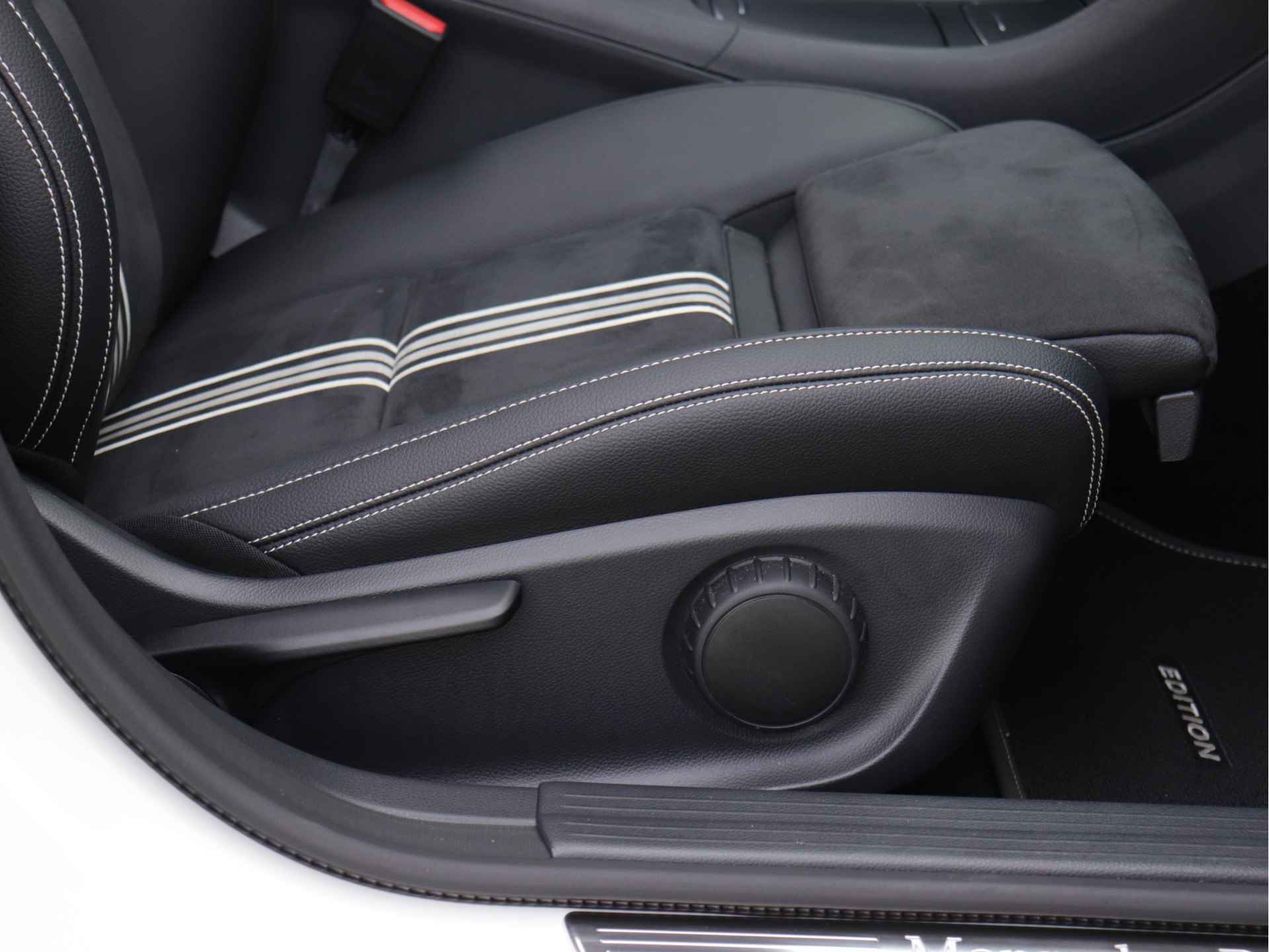 Mercedes-Benz CLA-Klasse Shooting Brake 180 AMG line 122pk automaat | Panoramadak | LED | 19'' velgen | Camera | Navigatie | Stoelverwarming | Sfeerverlichting | Alcantara - 16/62
