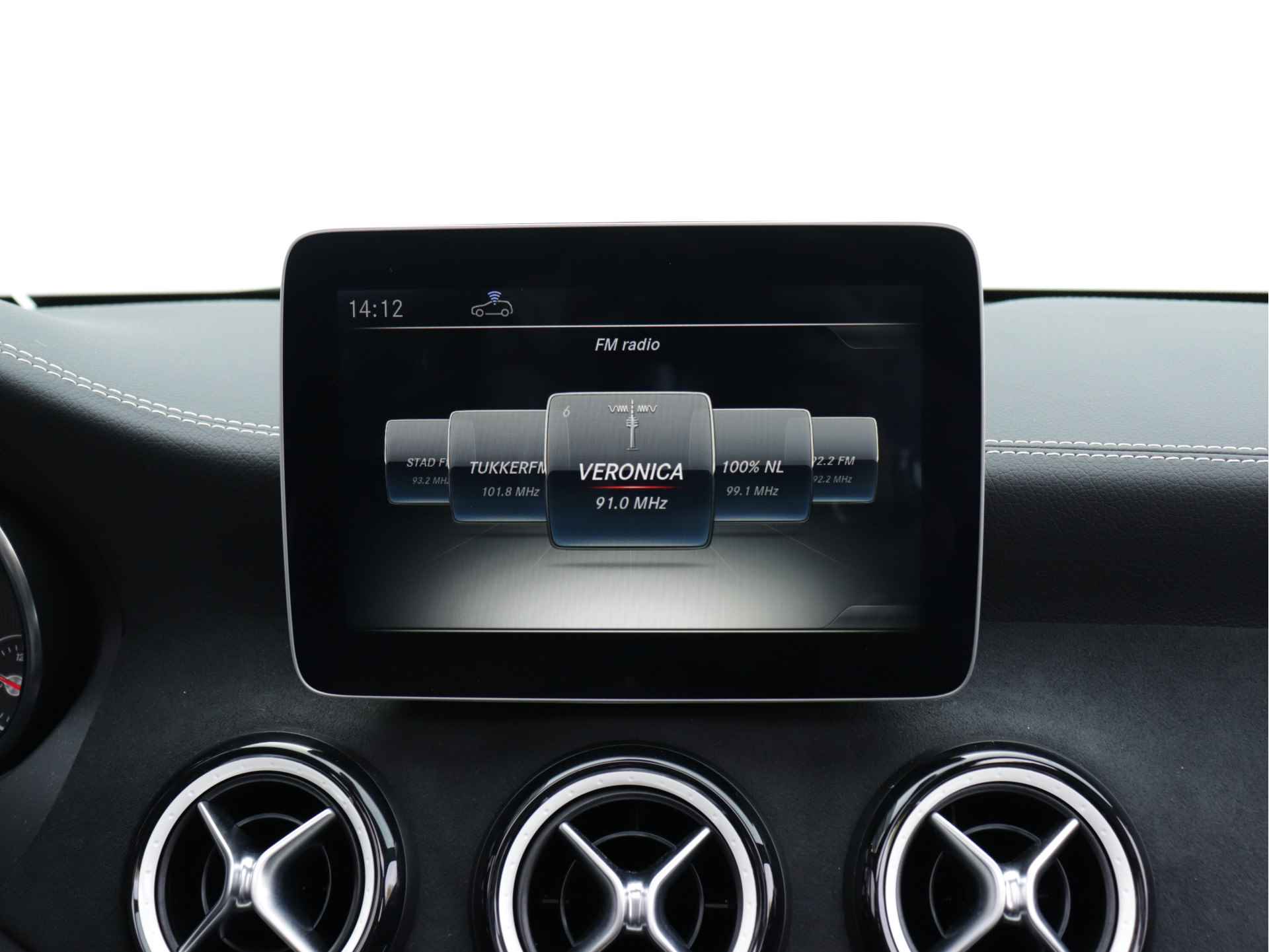 Mercedes-Benz CLA-Klasse Shooting Brake 180 AMG line 122pk automaat | Panoramadak | LED | 19'' velgen | Camera | Navigatie | Stoelverwarming | Sfeerverlichting | Alcantara - 40/62