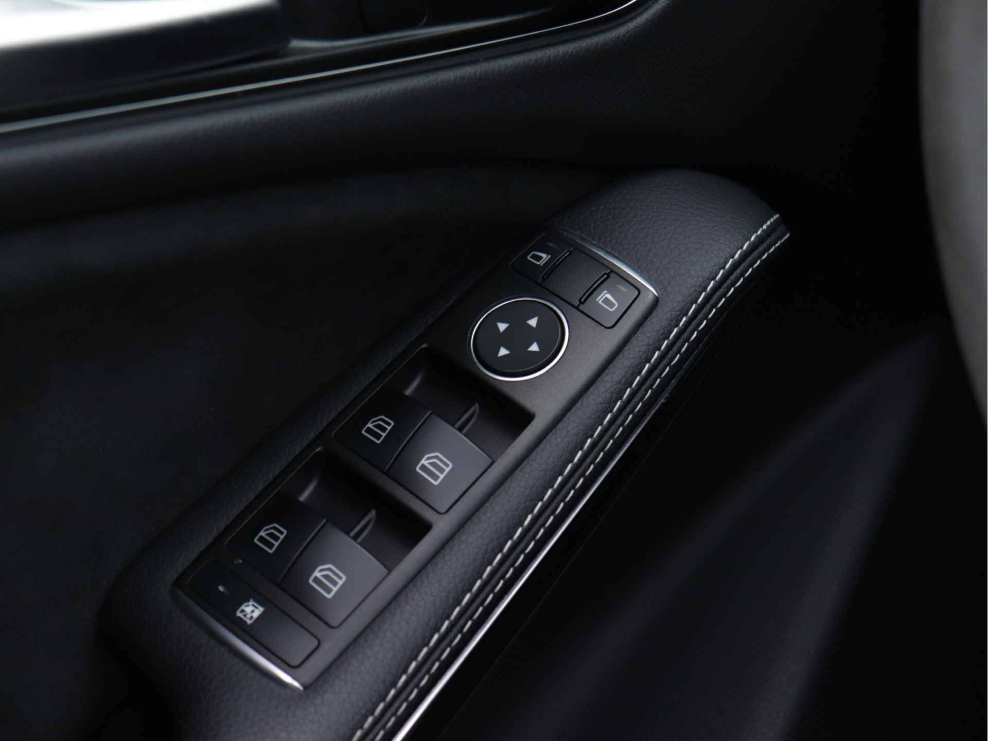 Mercedes-Benz CLA-Klasse Shooting Brake 180 AMG line 122pk automaat | Panoramadak | LED | 19'' velgen | Camera | Navigatie | Stoelverwarming | Sfeerverlichting | Alcantara - 46/62