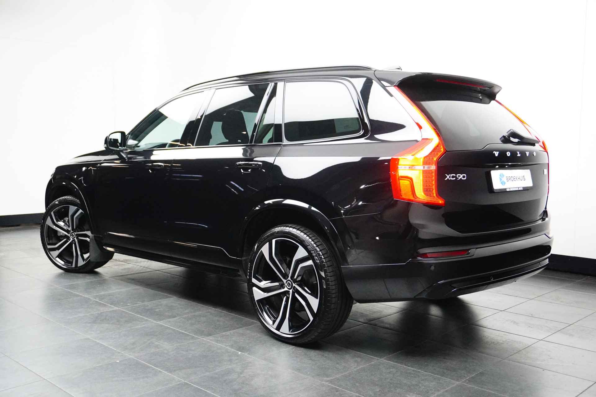 Volvo XC90 T8 Recharge AWD Ultimate Dark | Luchtvering | Massage | Geventileerde Stoelen | 360 Camera | Trekhaak | Bowers&Wilkins | - 6/38