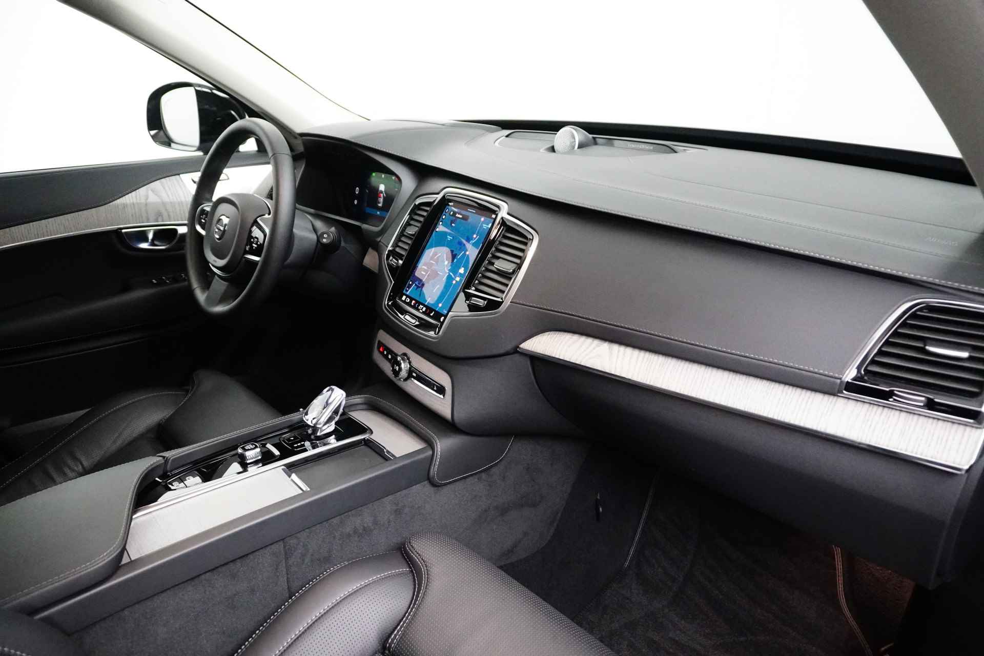 Volvo XC90 T8 Recharge AWD Ultimate Dark | Luchtvering | Massage | Geventileerde Stoelen | 360 Camera | Trekhaak | Bowers&Wilkins | - 8/38