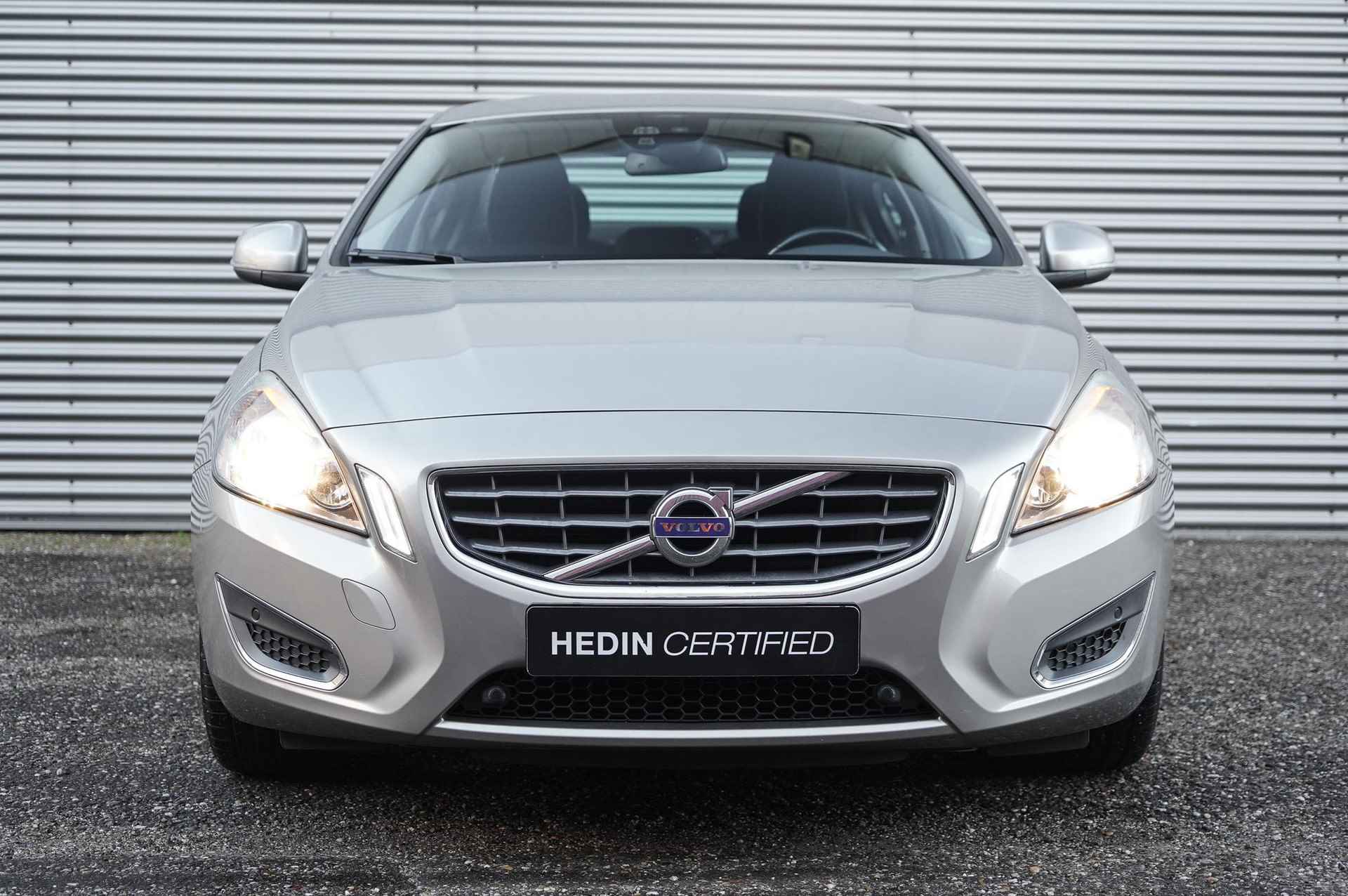 Volvo S60 T3 Momentum | NAV | PDC V/A | 18 inch | Parkeercamera | - 2/25