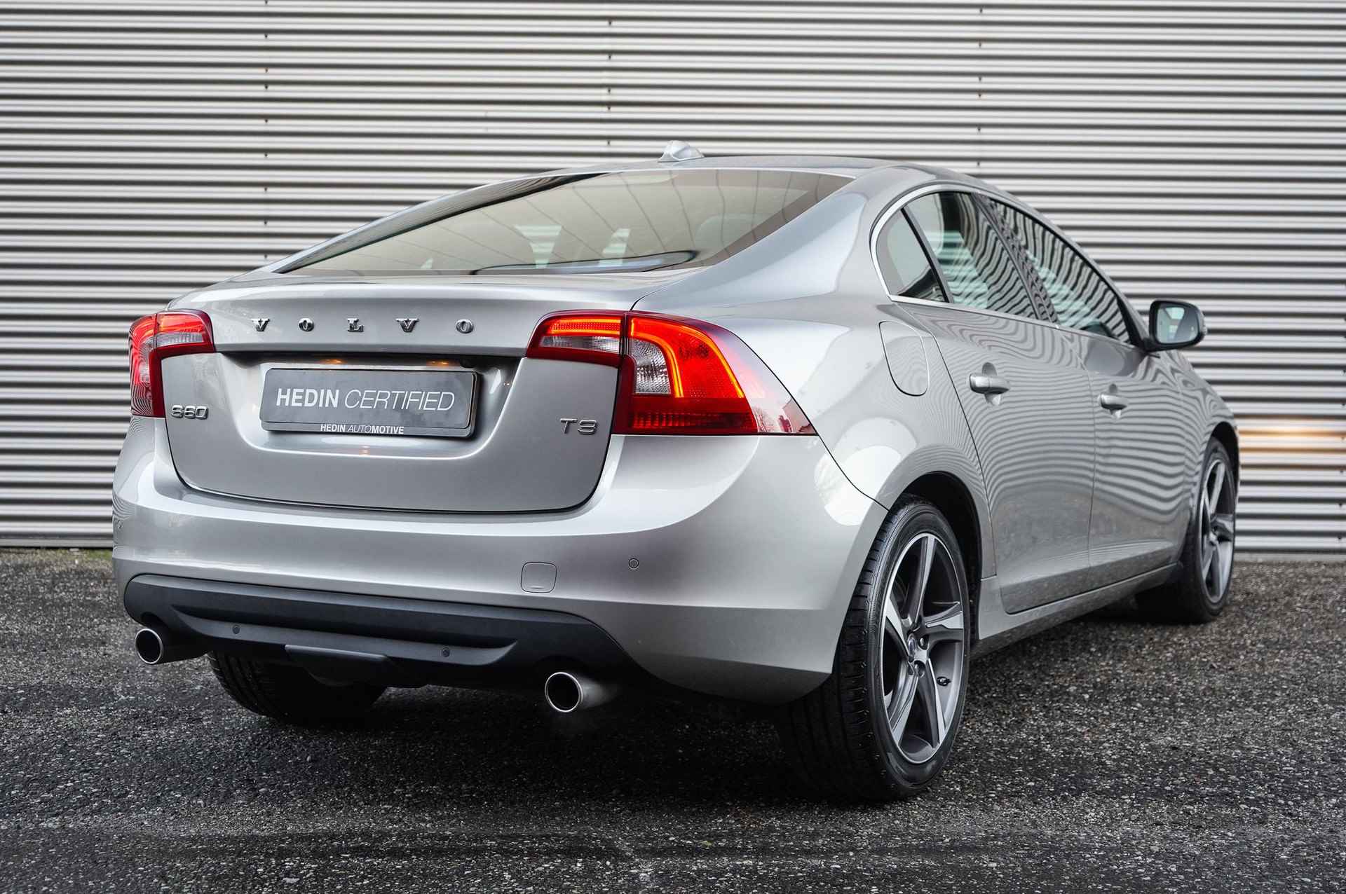 Volvo S60 T3 Momentum | NAV | PDC V/A | 18 inch | Parkeercamera | - 6/25