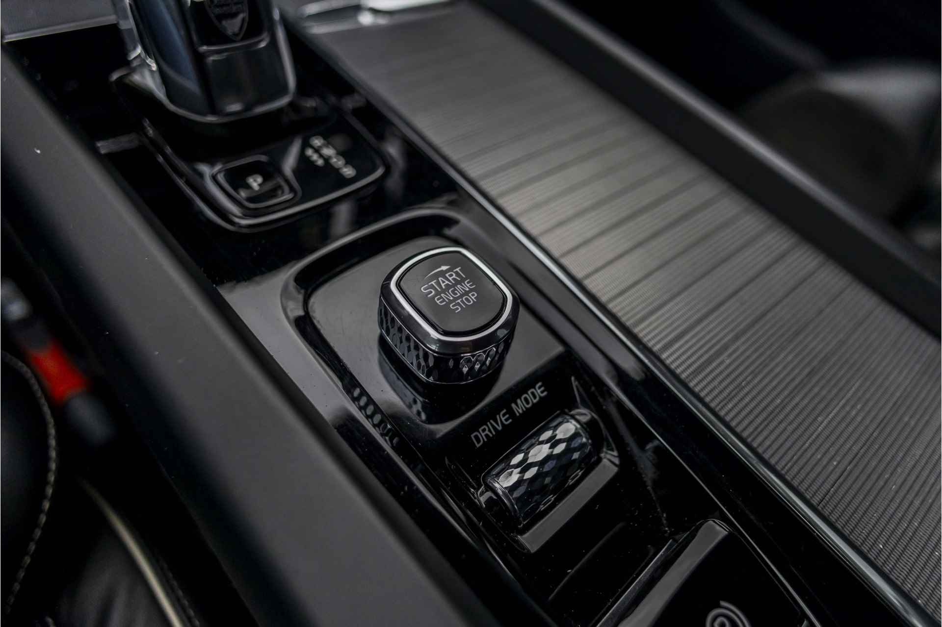 Volvo XC60 2.0 T8 Twin Engine AWD Inscription | Pano | Memory | ACC | CAM | Carplay | Keyless | - 35/45