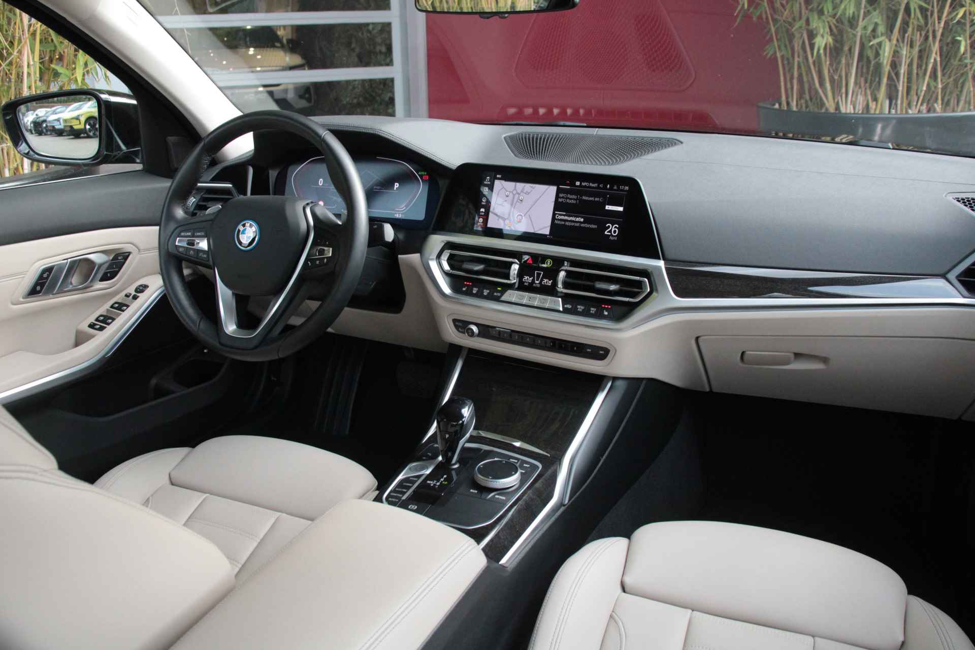 BMW 3-serie 330e High Executive 292 pk | Head-Up Display | Schuifdak | BLIS | Apple CarPlay/Android Auto | Cruise Control | Memory Seat | Pa - 4/27