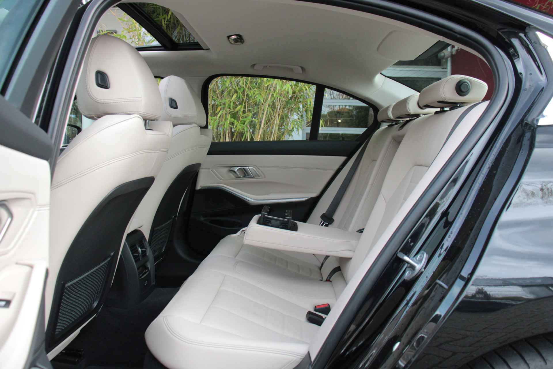 BMW 3-serie 330e High Executive 292 pk | Head-Up Display | Schuifdak | BLIS | Apple CarPlay/Android Auto | Cruise Control | Memory Seat | Pa - 7/27