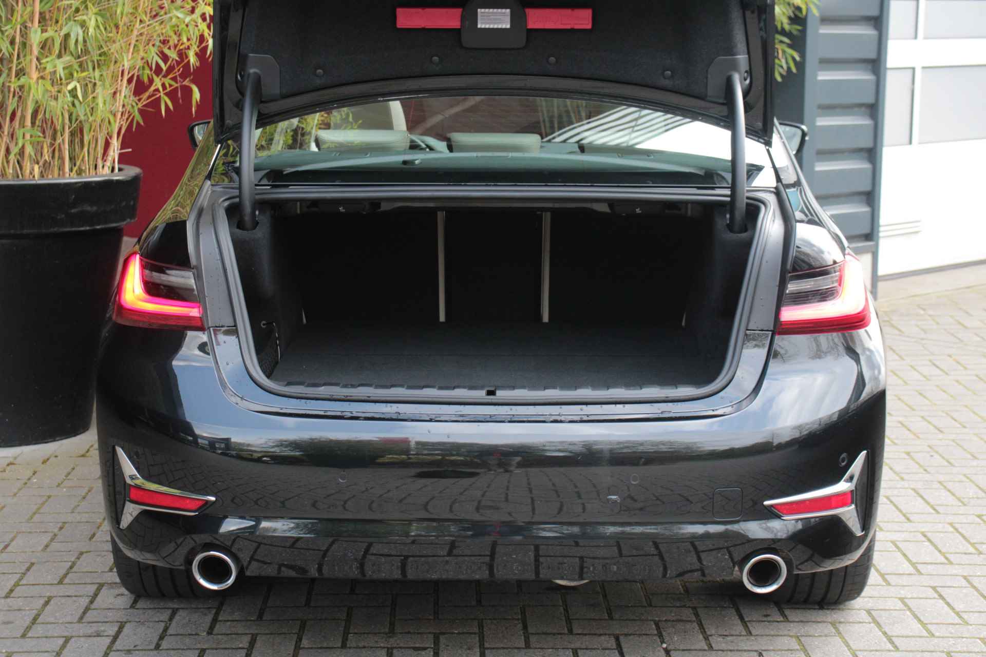 BMW 3-serie 330e High Executive 292 pk | Head-Up Display | Schuifdak | BLIS | Apple CarPlay/Android Auto | Cruise Control | Memory Seat | Pa - 8/27