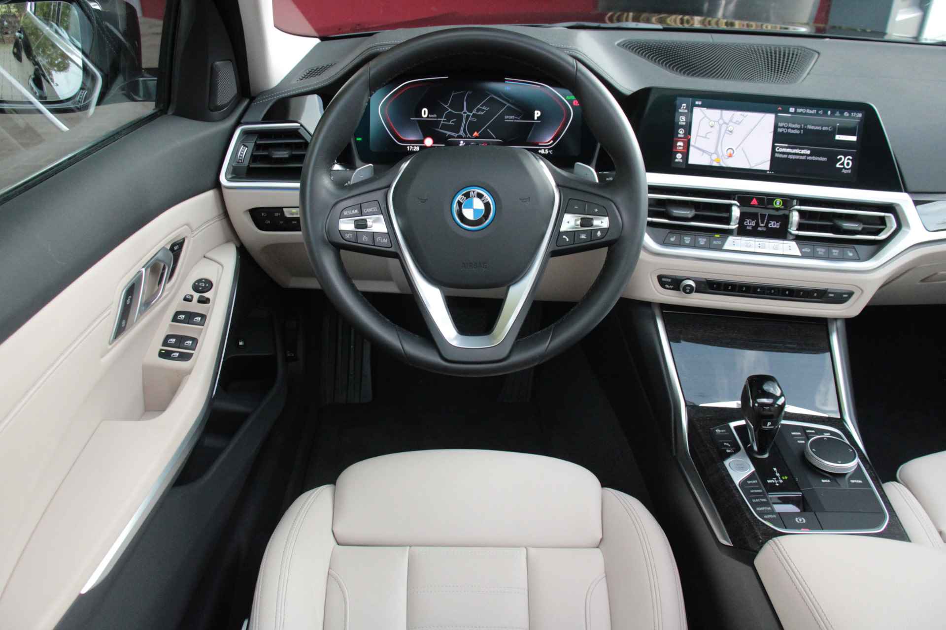 BMW 3-serie 330e High Executive 292 pk | Head-Up Display | Schuifdak | BLIS | Apple CarPlay/Android Auto | Cruise Control | Memory Seat | Pa - 11/27